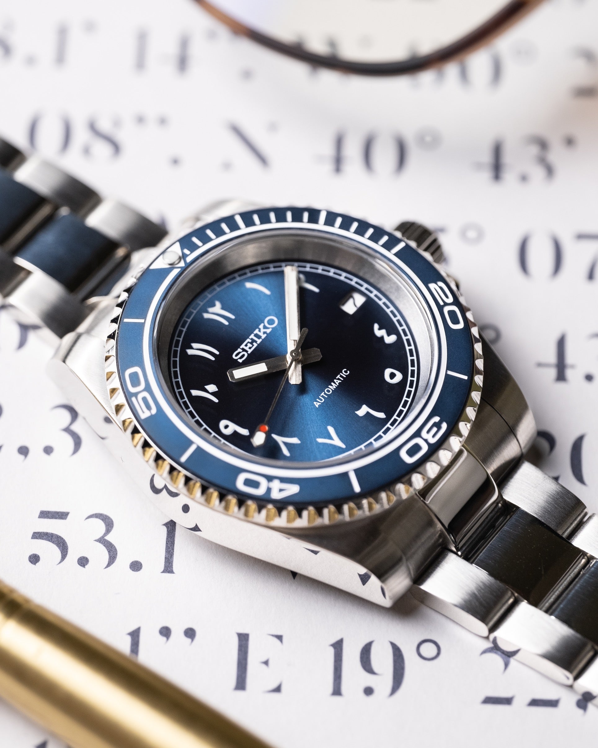 Custom Seiko Mod – Submariner Diver With Arabic Numerals Sunburst Blue Dial Stainless Steel Bracelet4