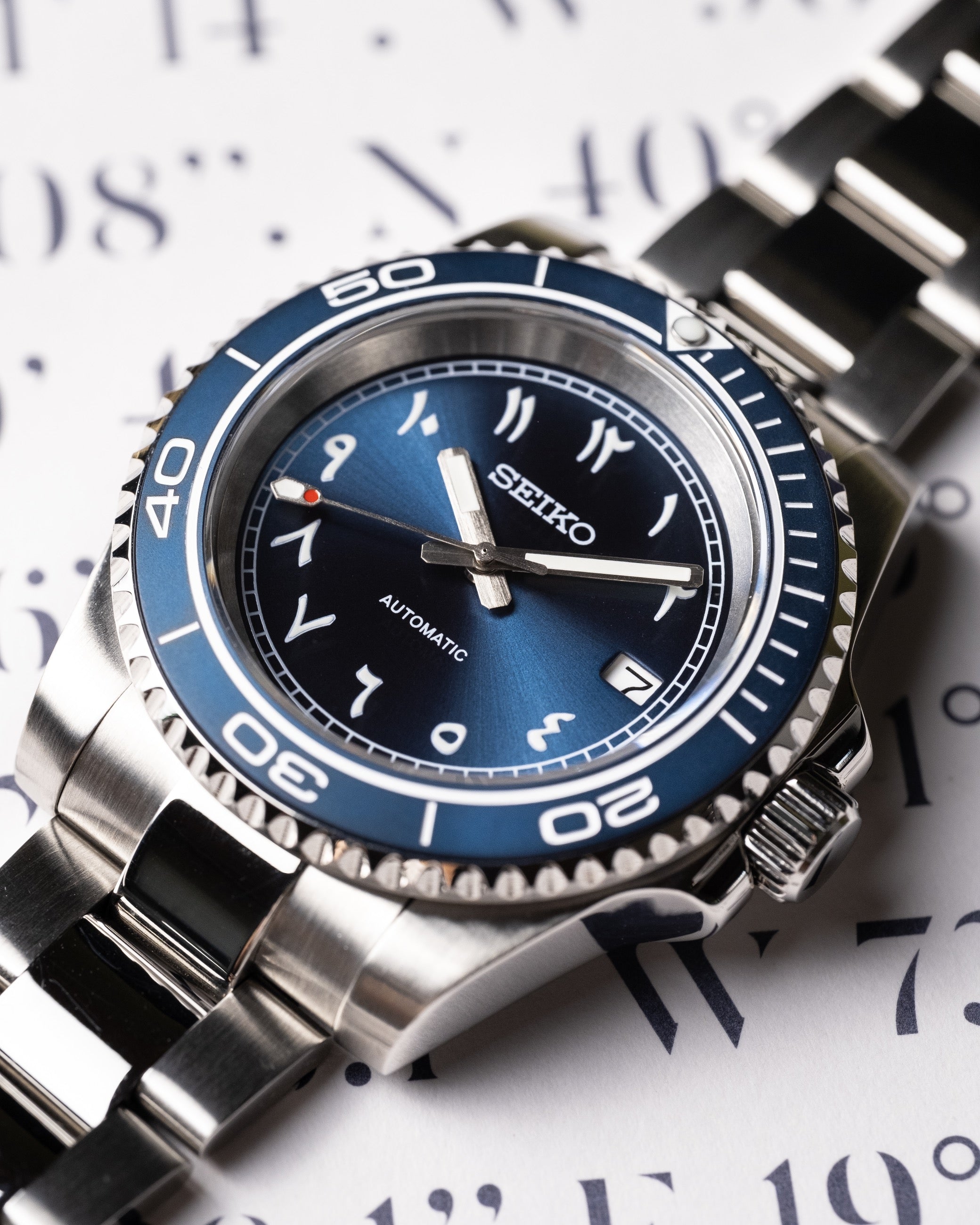 Custom Seiko Mod – Submariner Diver With Arabic Numerals Sunburst Blue Dial Stainless Steel Bracelet5
