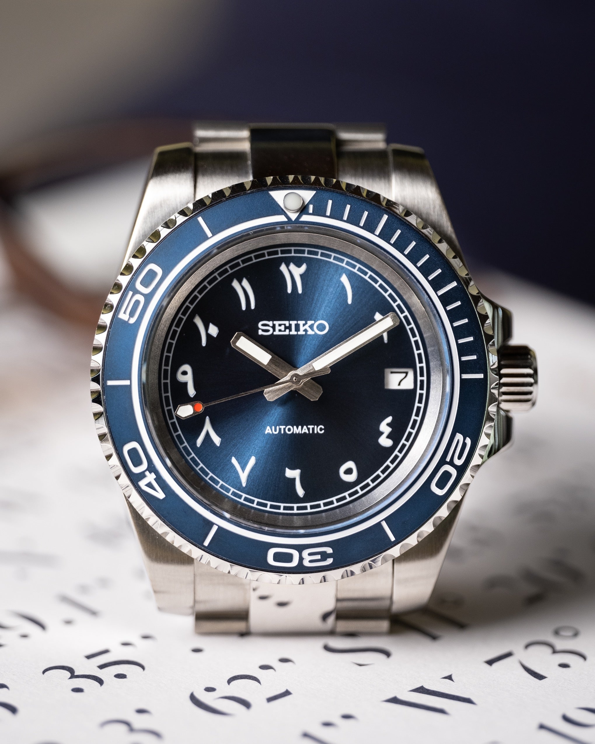 Custom Seiko Mod – Submariner Diver With Arabic Numerals Sunburst Blue Dial Stainless Steel Bracelet7