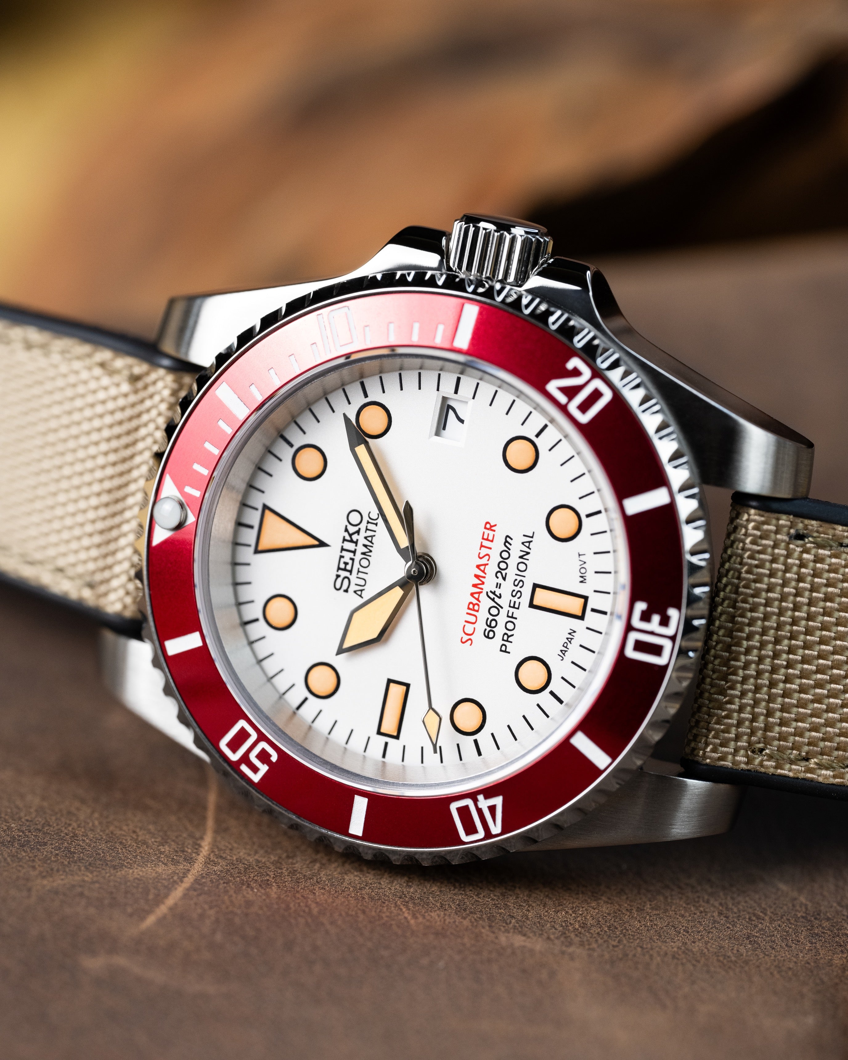 Custom Seiko Mod – Submariner Scubamaster Watch With White Dial Red Bezel Vintage Lume Markers Khaki Canvas Strap2