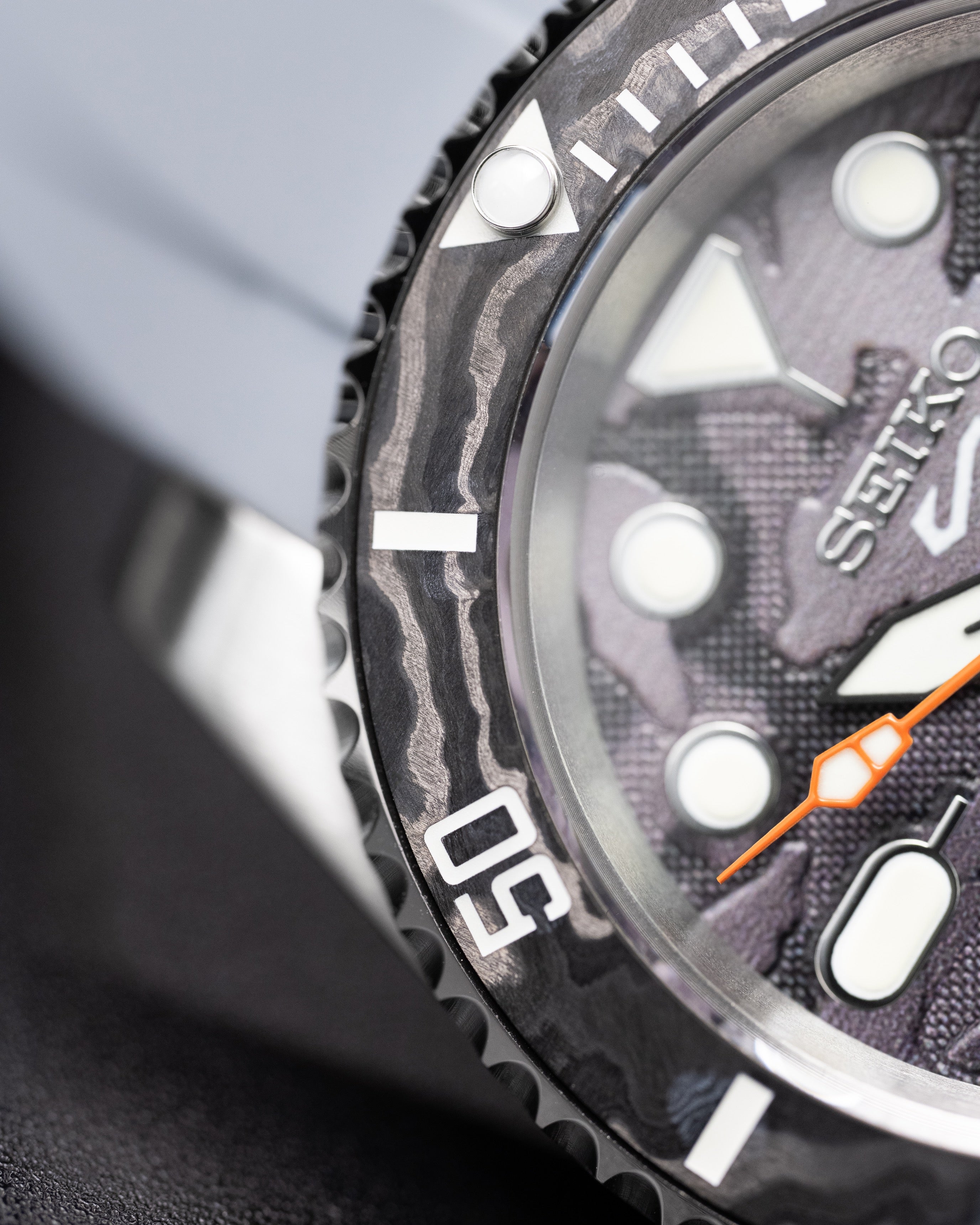 Custom Seiko Mod – Submariner Watch Damascus Steel Bezel Grey Camo Dial Orange Seconds Hand Grey Rubber Strap13