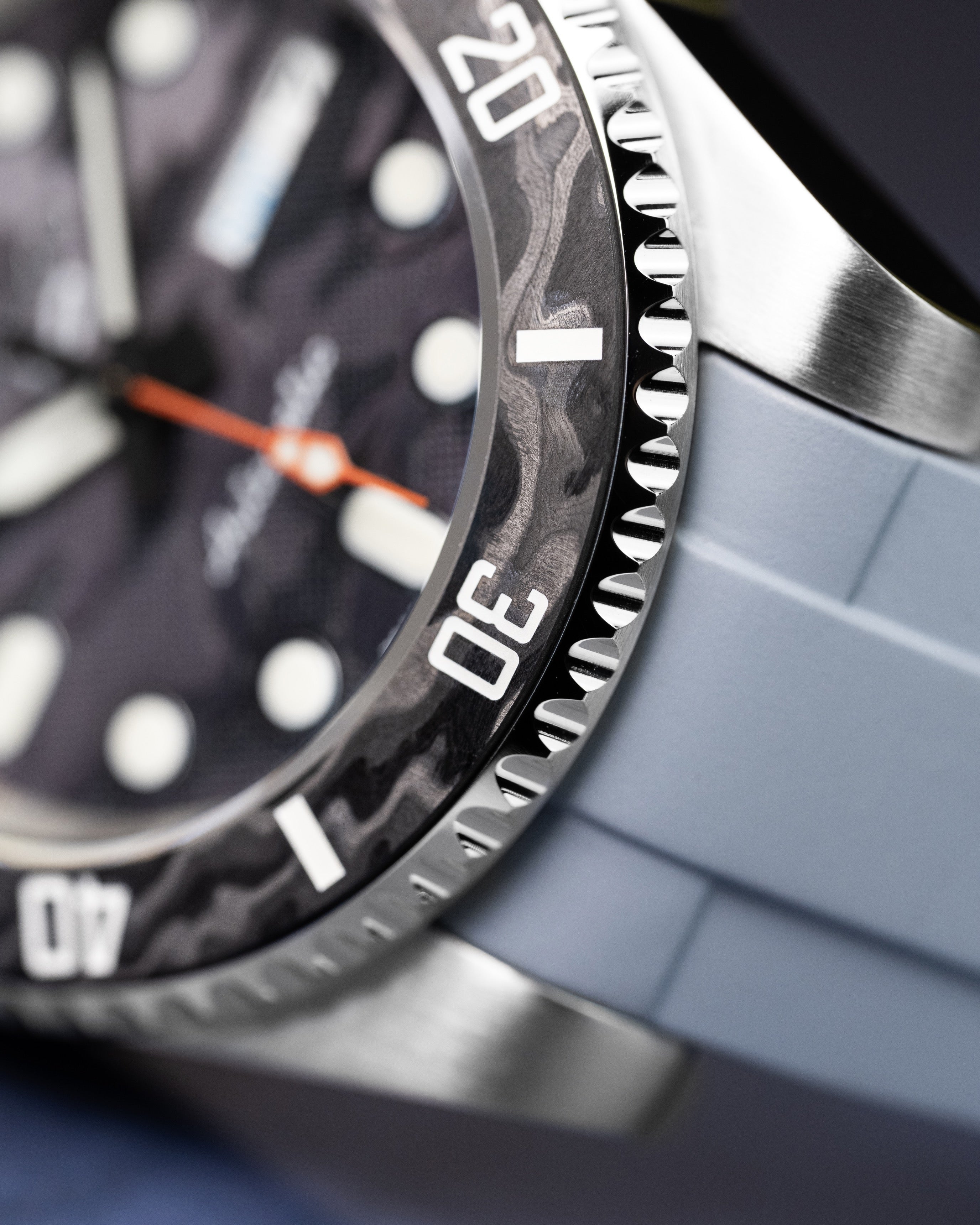 Custom Seiko Mod – Submariner Watch Damascus Steel Bezel Grey Camo Dial Orange Seconds Hand Grey Rubber Strap5