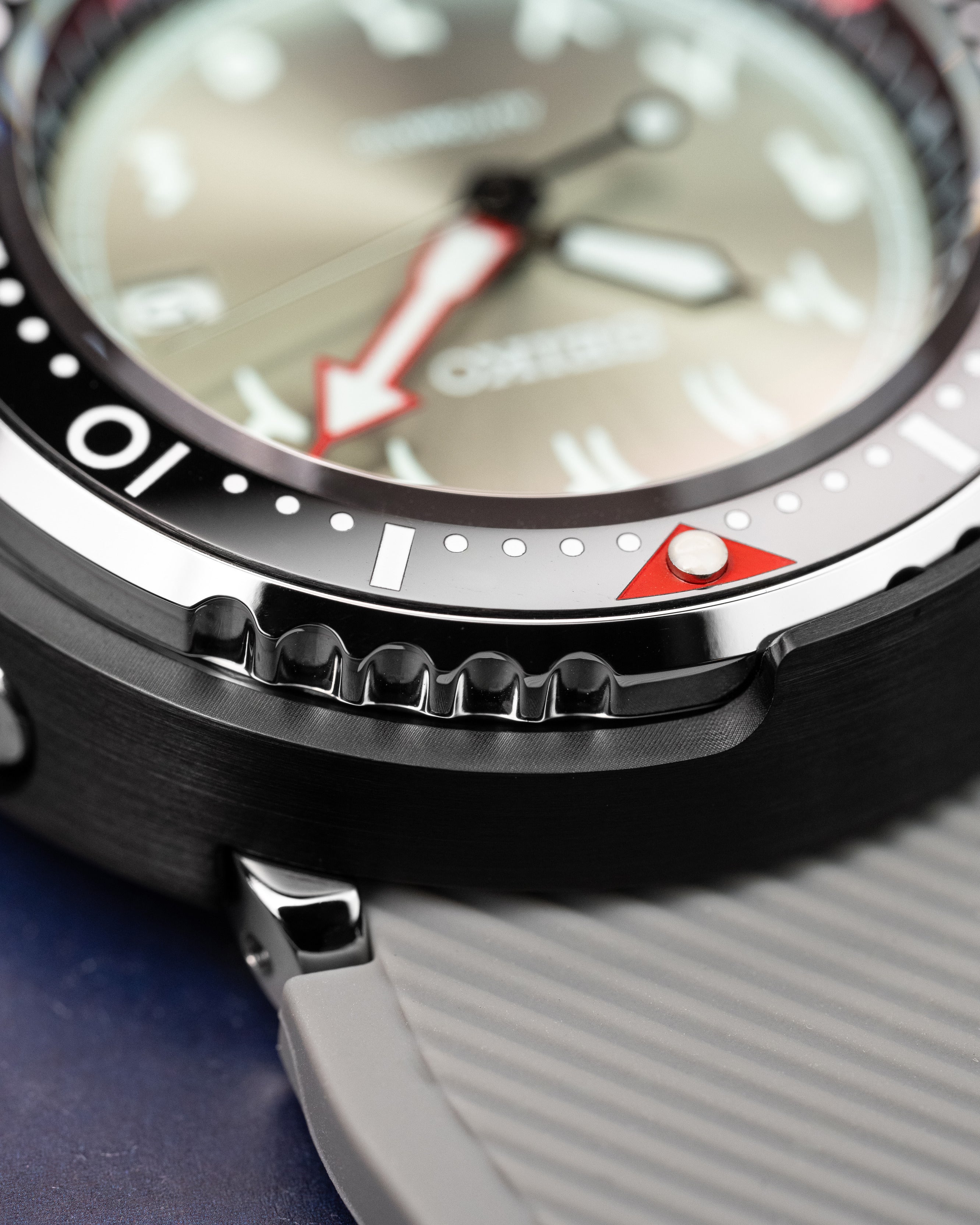 Custom Seiko Mod – Tuna Stainless Steel Case Red Details Grey Arabic Numeral Dials Black Rubber Strap5