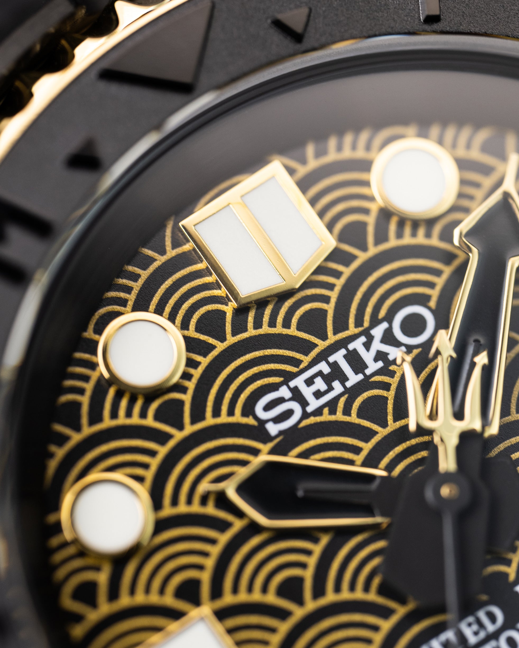 Custom Seiko Mod – Tuna Watch With Black And Gold Seigaiha Wave Pattern Dial Black Bezel Gold Poseidon Trident Seconds Hand Black Rubber Strap11