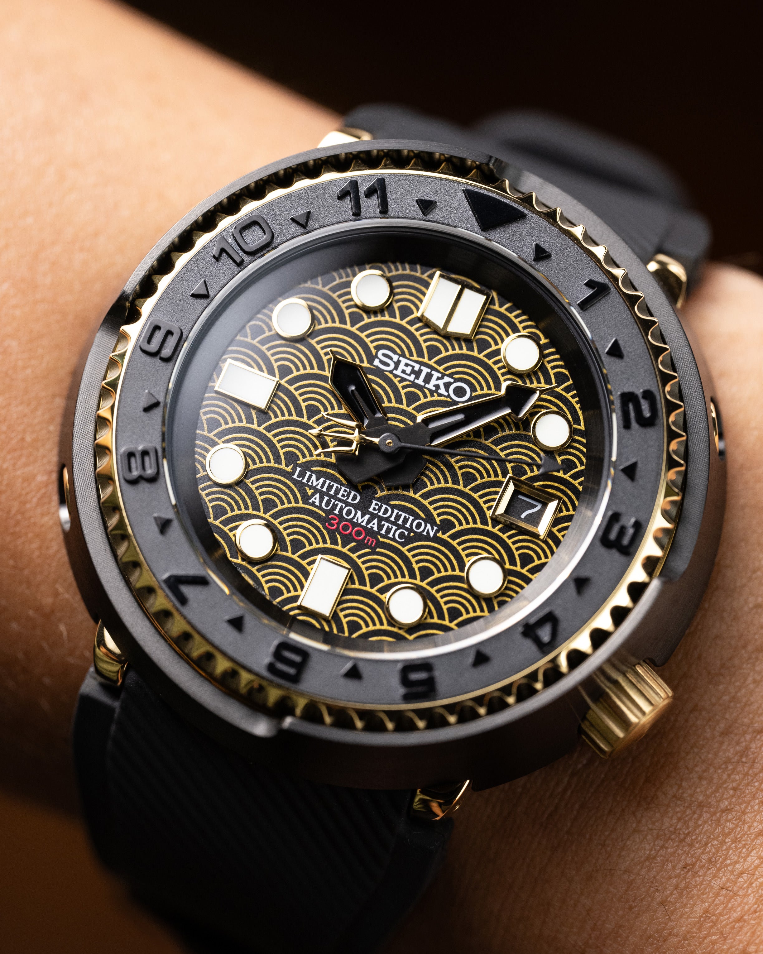 Custom Seiko Mod – Tuna Watch With Black And Gold Seigaiha Wave Pattern Dial Black Bezel Gold Poseidon Trident Seconds Hand Black Rubber Strap2