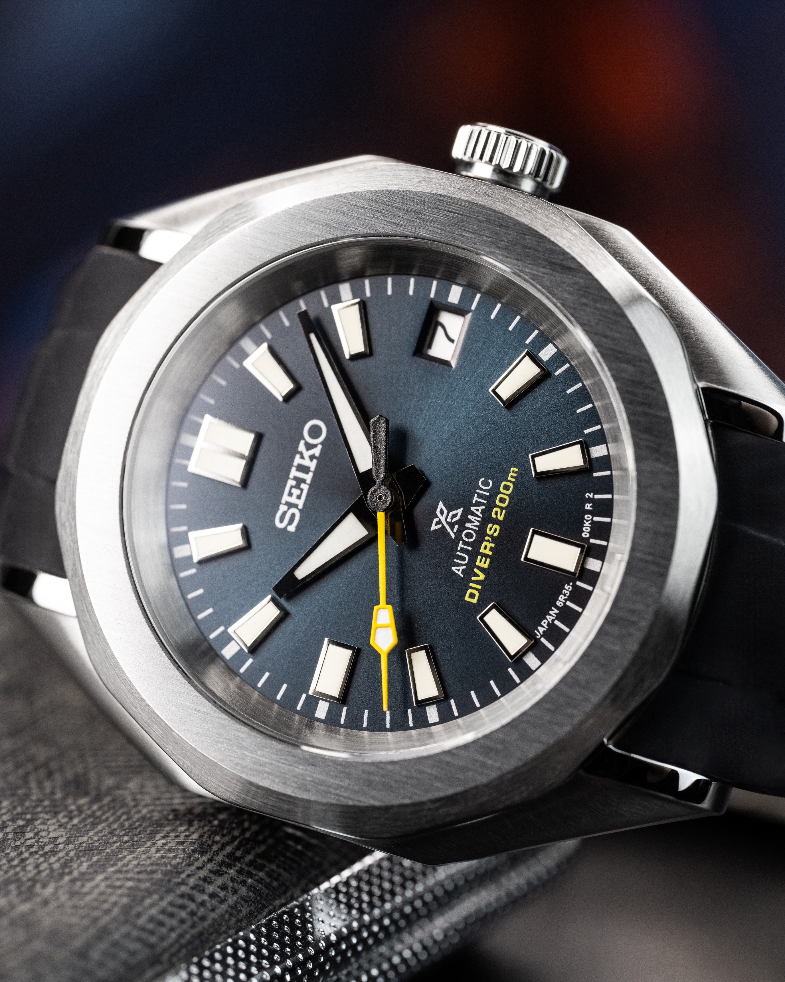 Custom Seiko Mod – Watch With Brushed Case Gradient Blue Dial Yellow Seconds Hand Custom Wheel Rim Exhibition See Through Caseback And Black Rubber Strap