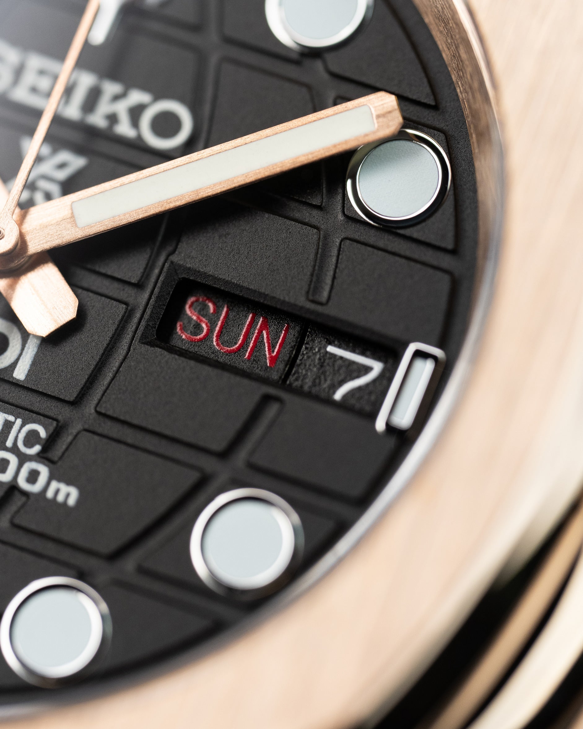 Custom Seiko Mod – Watch With Rose Gold Nautilus Case Black Globe Padidial Black Rubber Strap7