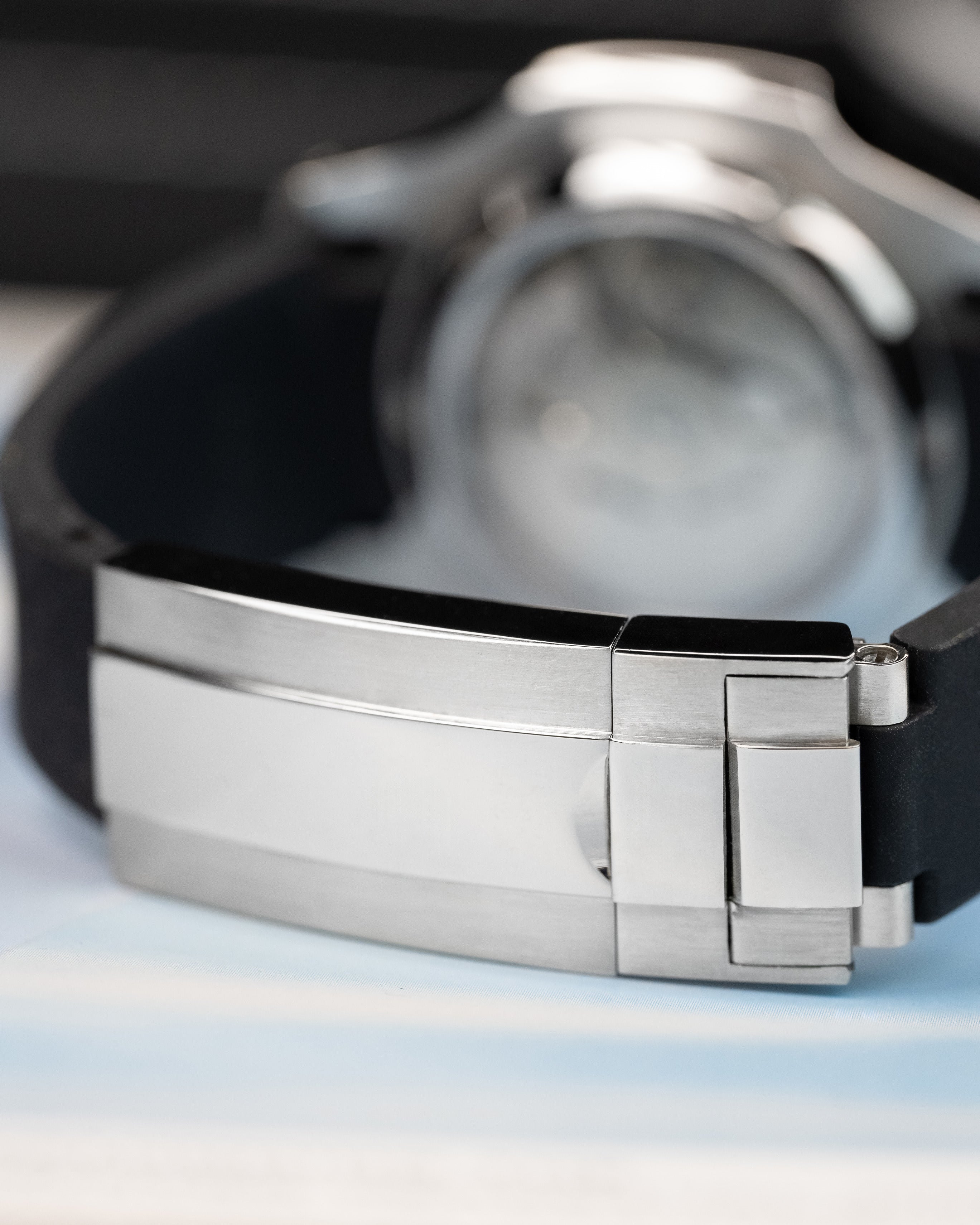 Custom Seiko Mod – Watch With Stainless Steel Nautilus Case Black Globe Padi Dial Black Rubber Strap14