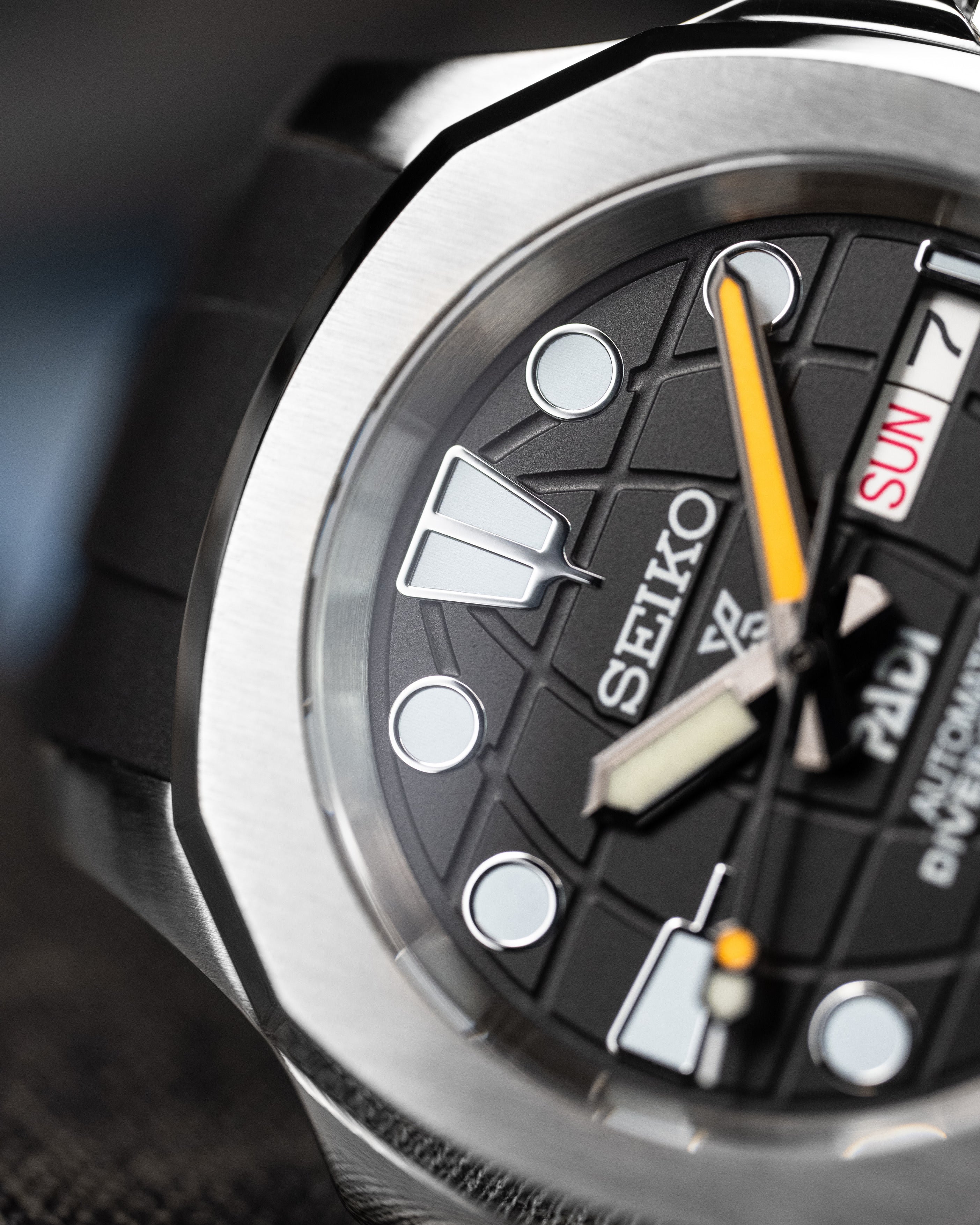 Custom Seiko Mod – Watch With Stainless Steel Nautilus Case Black Globe Padi Dial Black Rubber Strap2