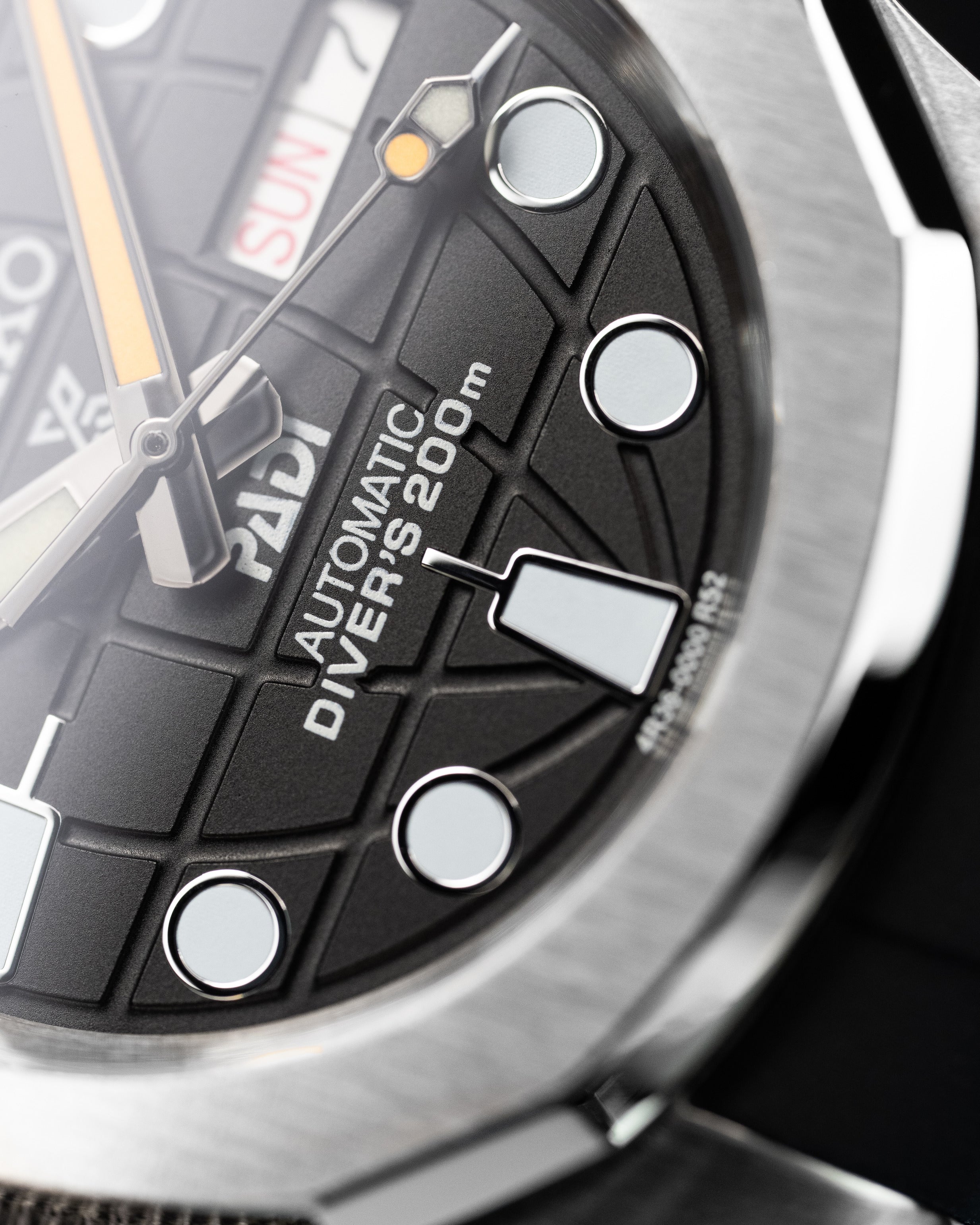 Custom Seiko Mod – Watch With Stainless Steel Nautilus Case Black Globe Padi Dial Black Rubber Strap4