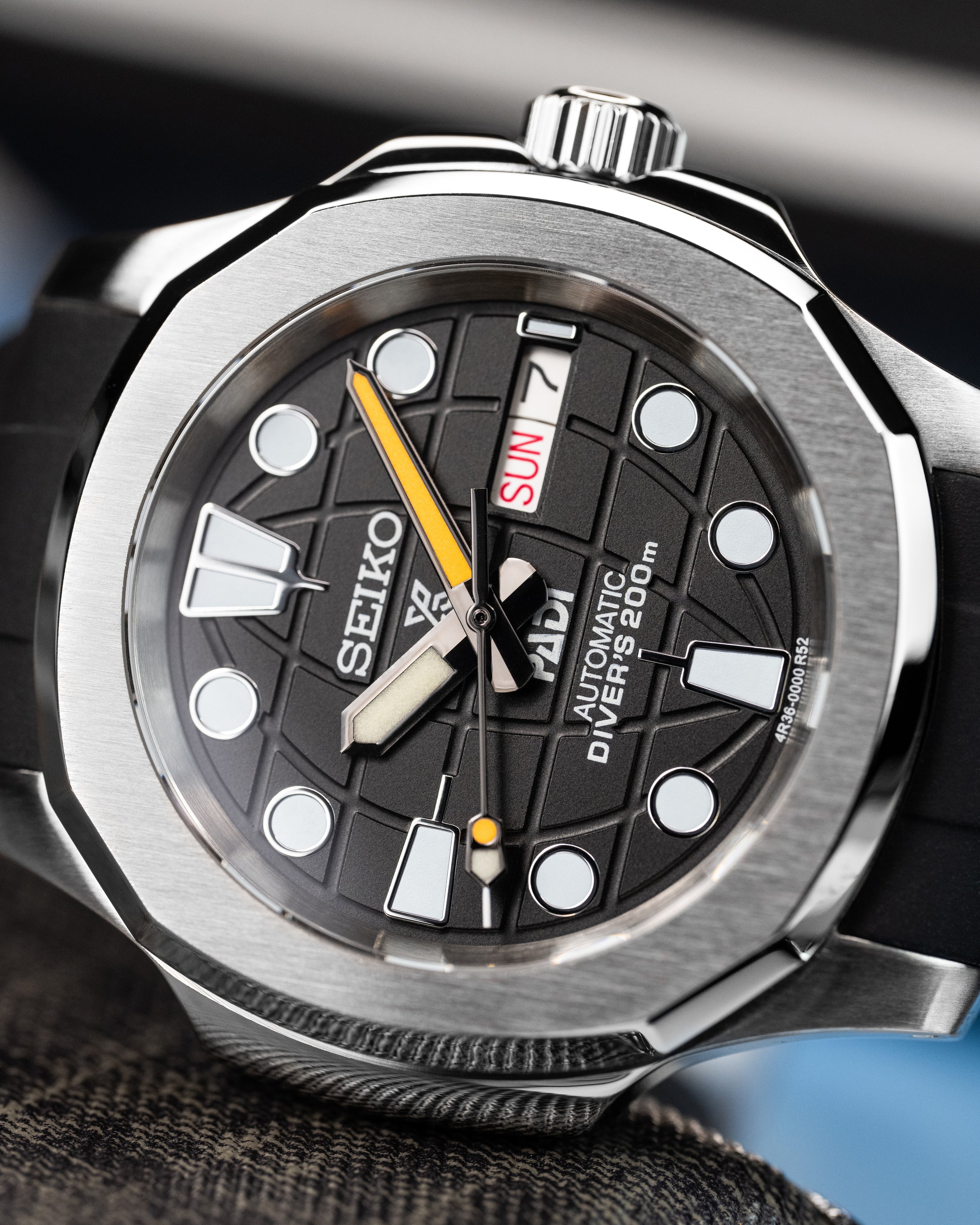 Custom Seiko Mod – Watch With Stainless Steel Nautilus Case Black Globe Padi Dial Black Rubber Strap6