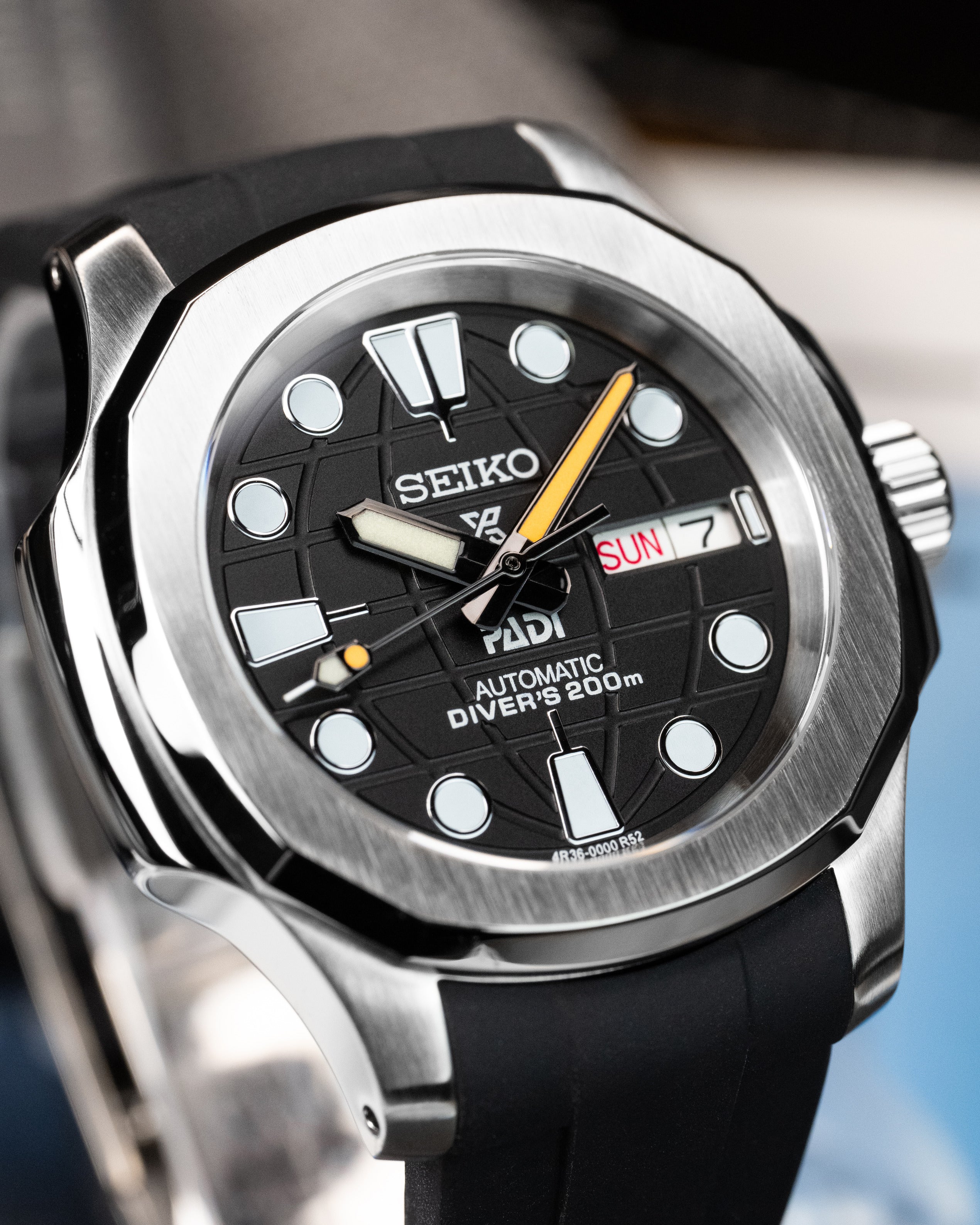Custom Seiko Mod – Watch With Stainless Steel Nautilus Case Black Globe Padi Dial Black Rubber Strap7