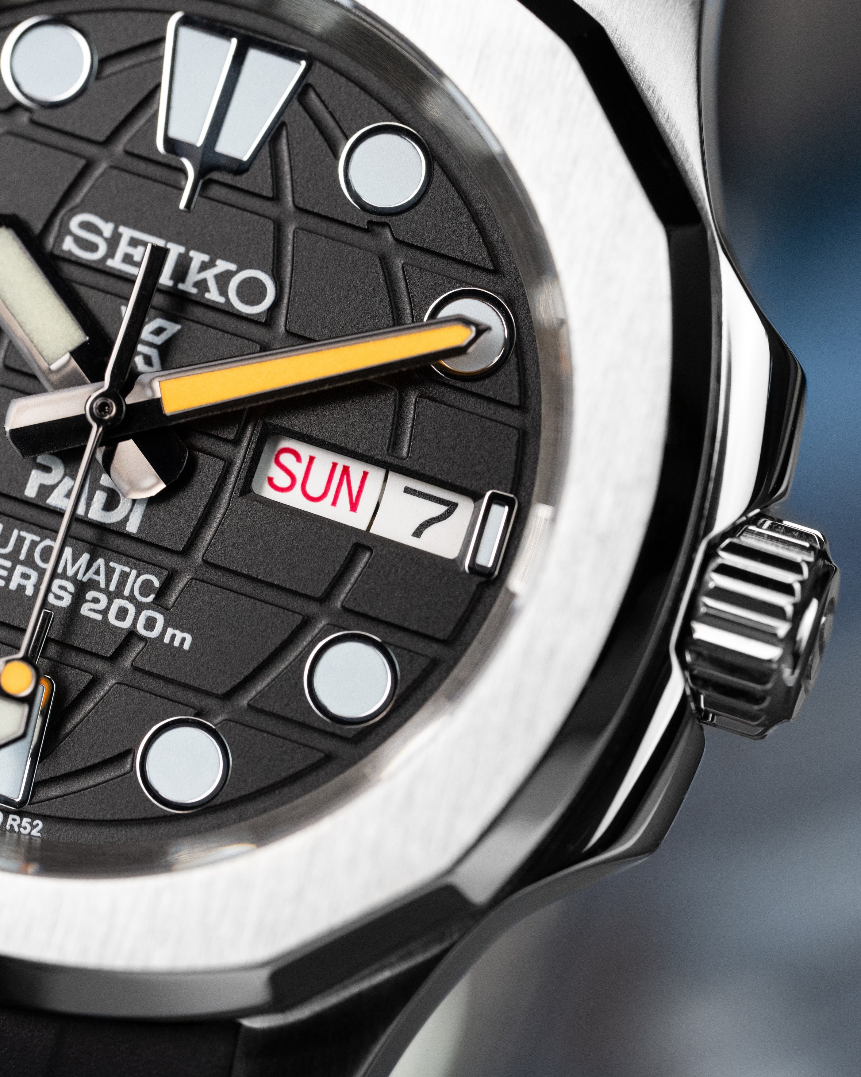Custom Seiko Mod – Watch With Stainless Steel Nautilus Case Black Globe Padi Dial Black Rubber Strap8