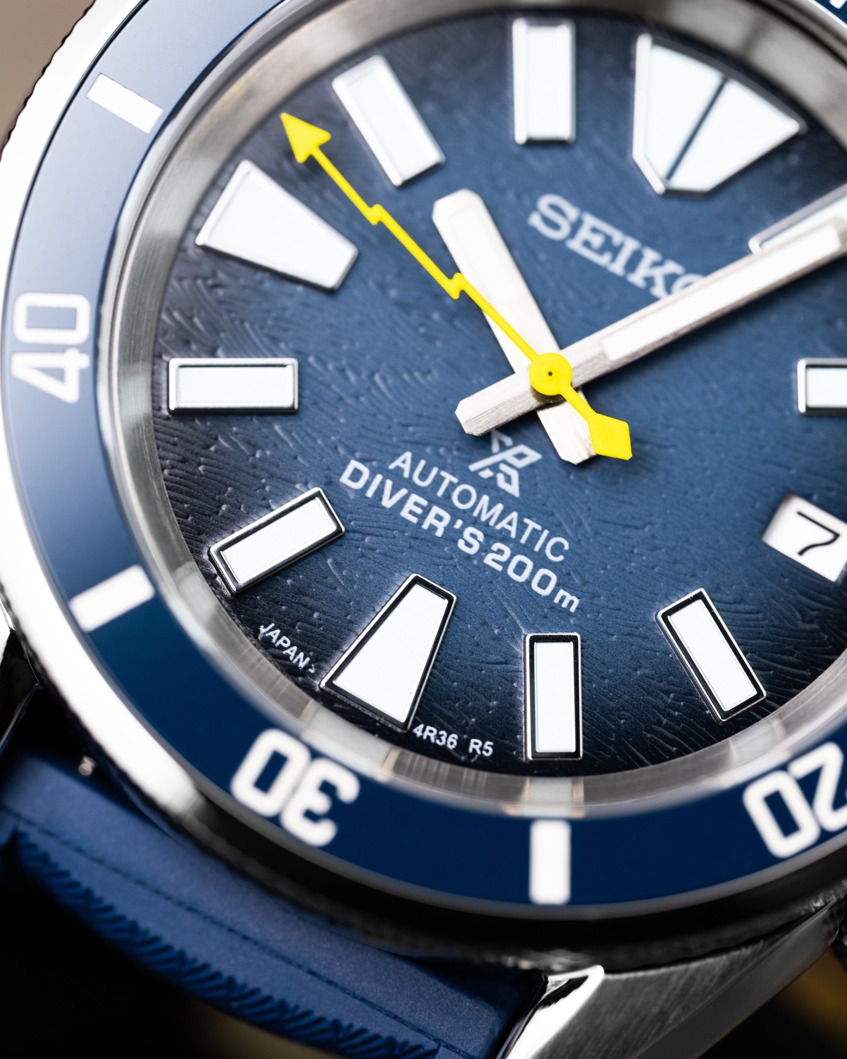 Custom Seiko Mod – With Textured Ocean Navy Blue Samurai Dial Lightning Yellow Seconds Hand Blue Tropic Rubber Strap Stainless Steel MM300 Case