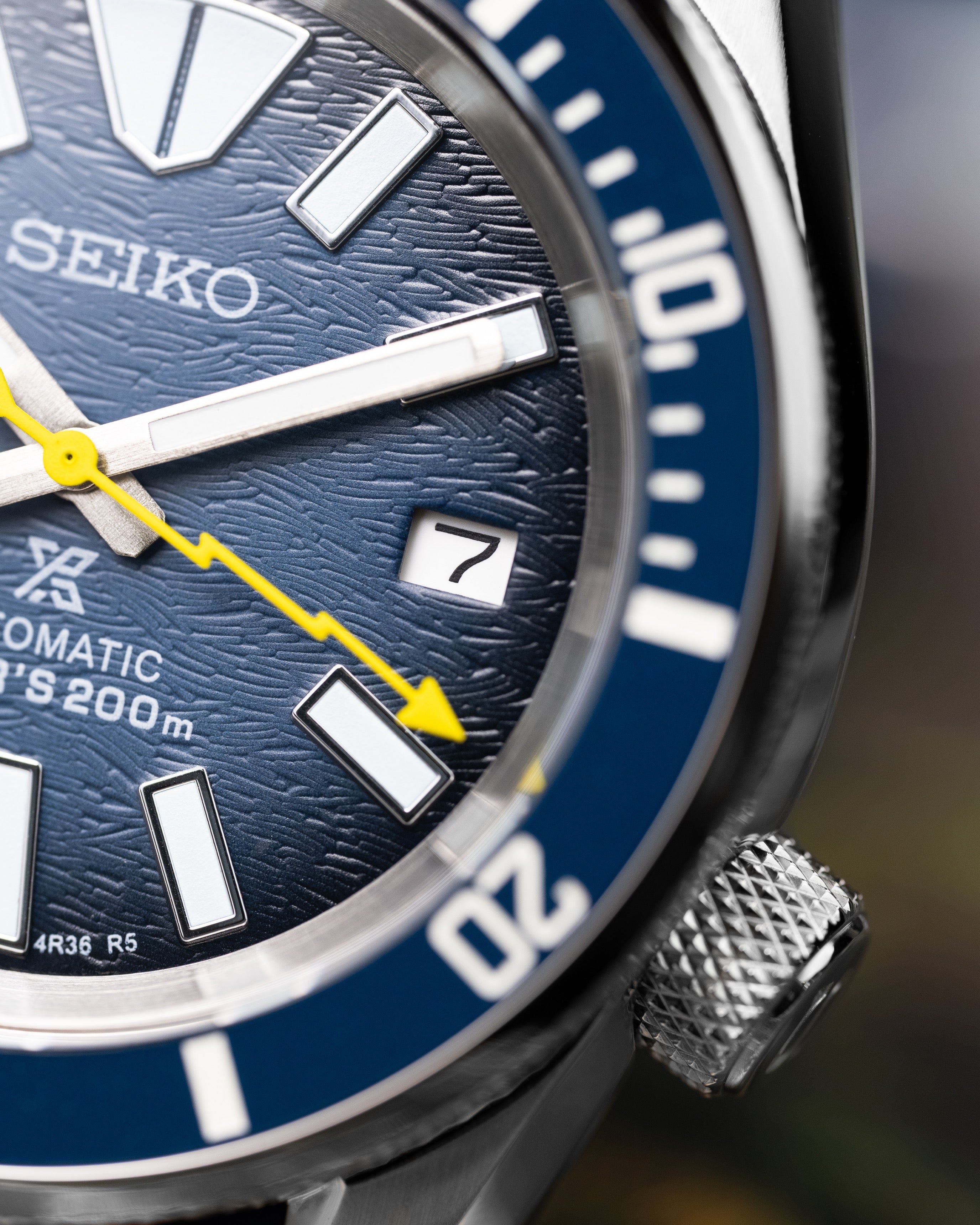 Custom Seiko Mod – With Textured Ocean Navy Blue Samurai Dial Lightning Yellow Seconds Hand Blue Tropic Rubber Strap Stainless Steel MM300 Case