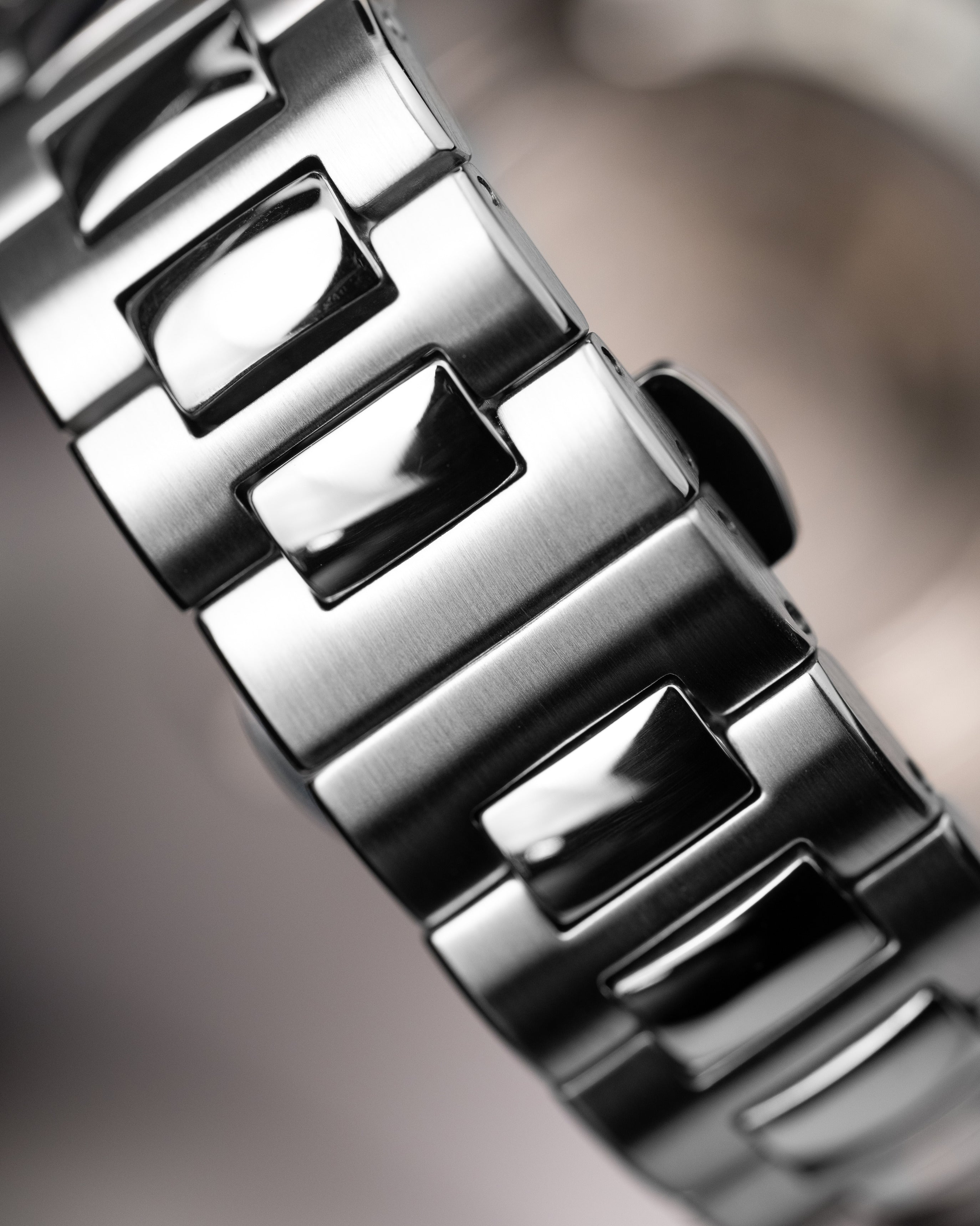 Custom Seiko Mod – With Nautilus Stainless Steel Case And Bracelet Textured Blue Dial Automatic Movement Date Display