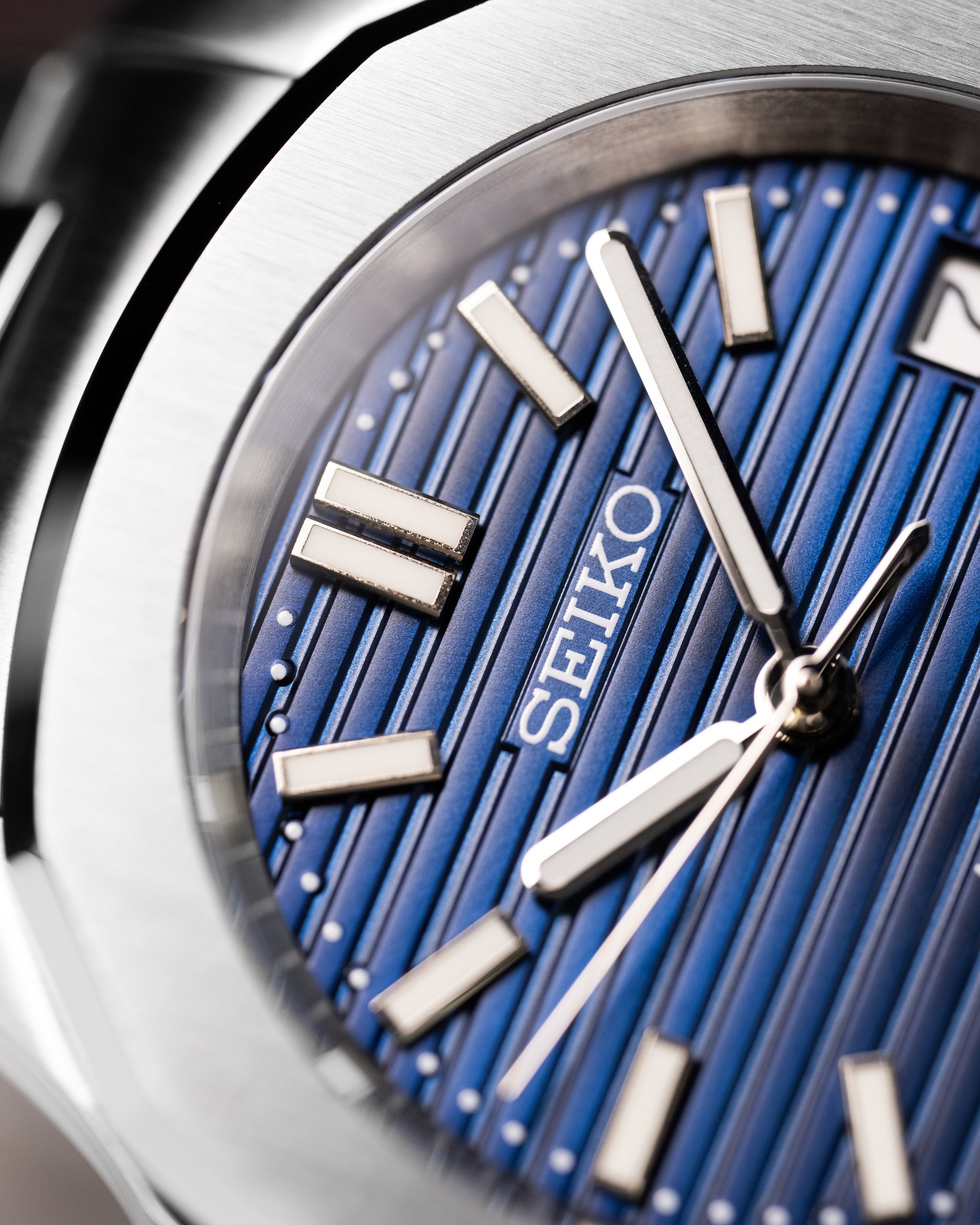 Custom Seiko Mod – With Nautilus Stainless Steel Case And Bracelet Textured Blue Dial Automatic Movement Date Display