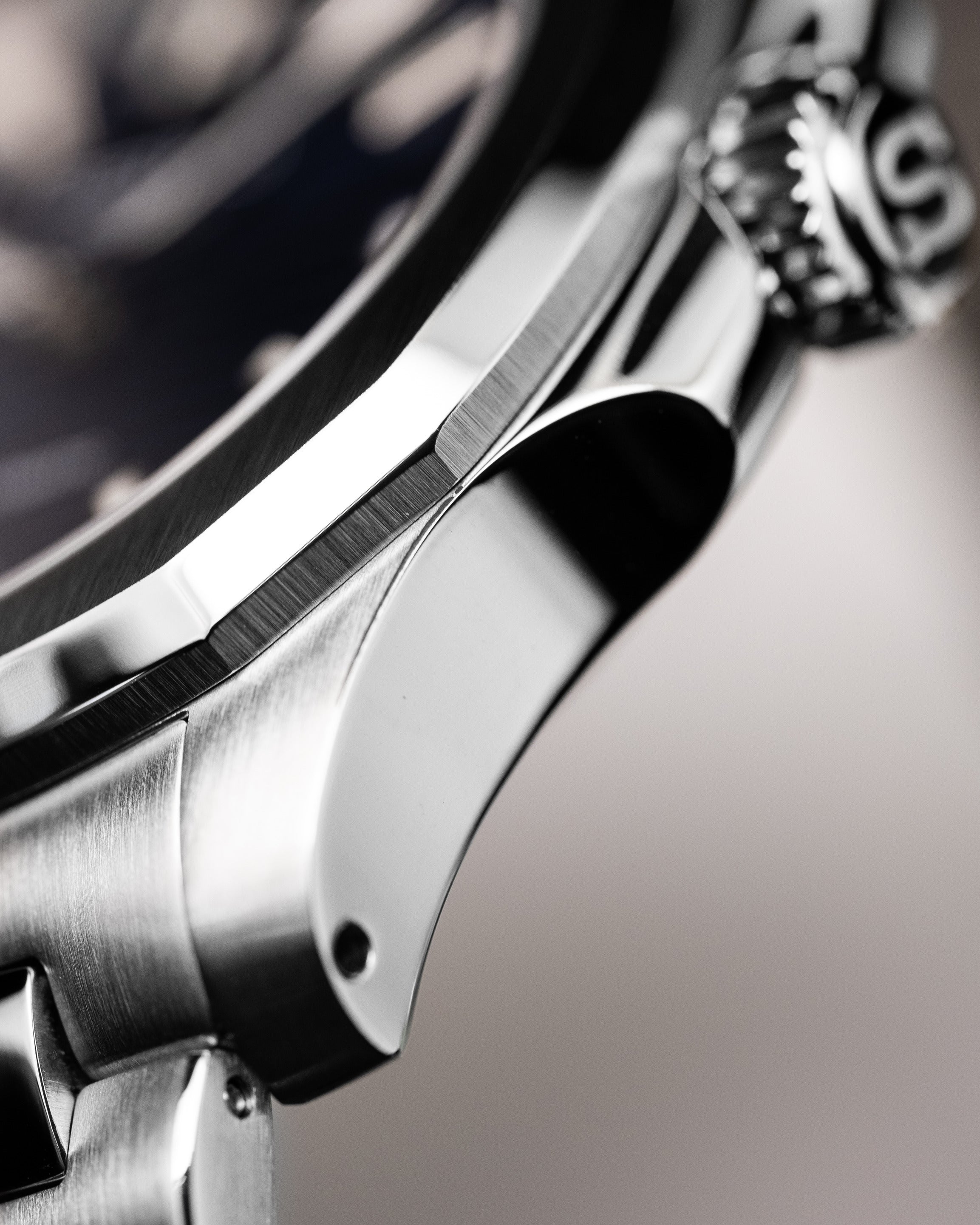 Custom Seiko Mod – With Nautilus Stainless Steel Case And Bracelet Textured Blue Dial Automatic Movement Date Display
