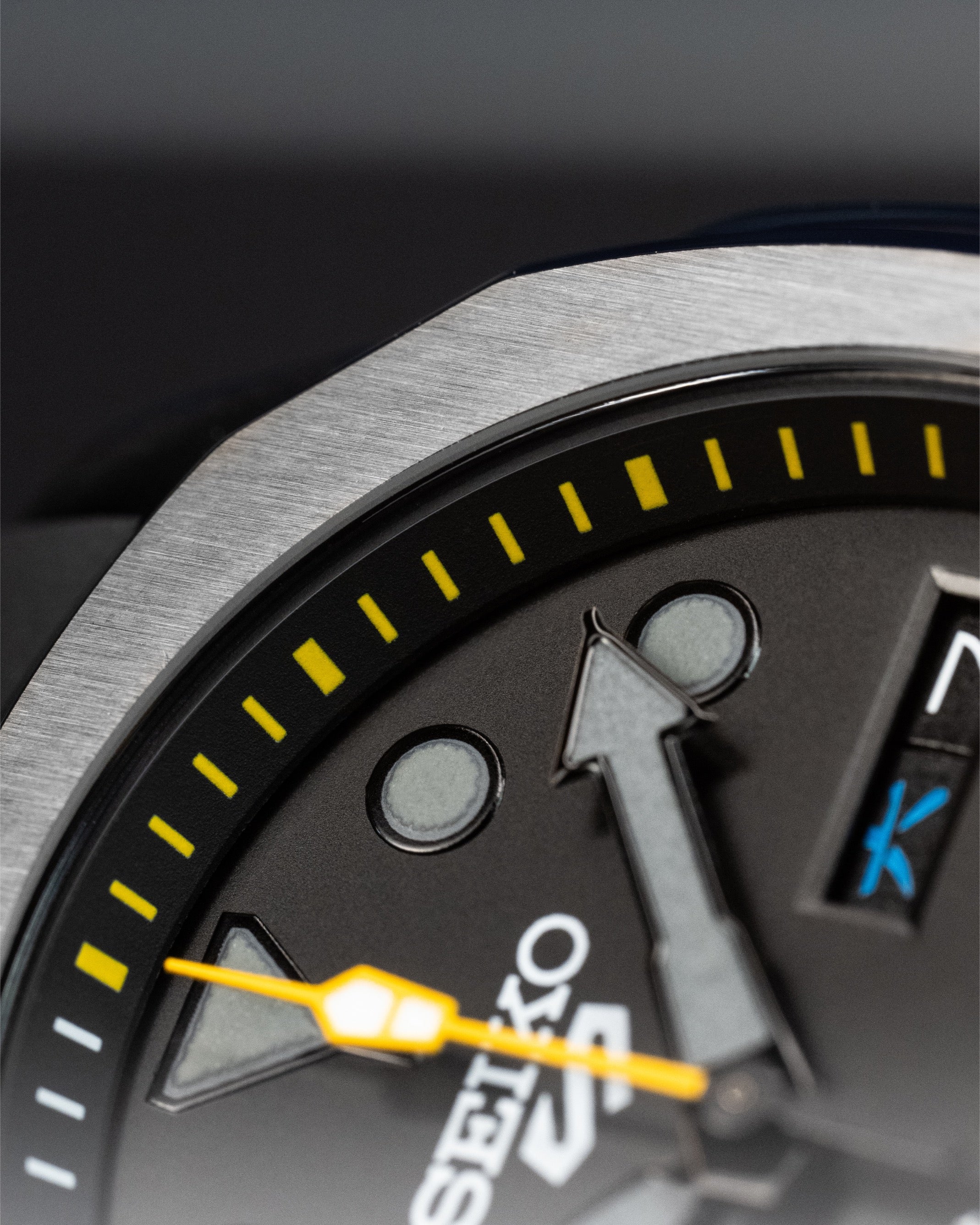 Custom Stealth Seiko 5 Mod – With Polished Black Nautilus Case Grey Indices Yellow Minute Track Yellow Second Hand And Black Rubber Strap