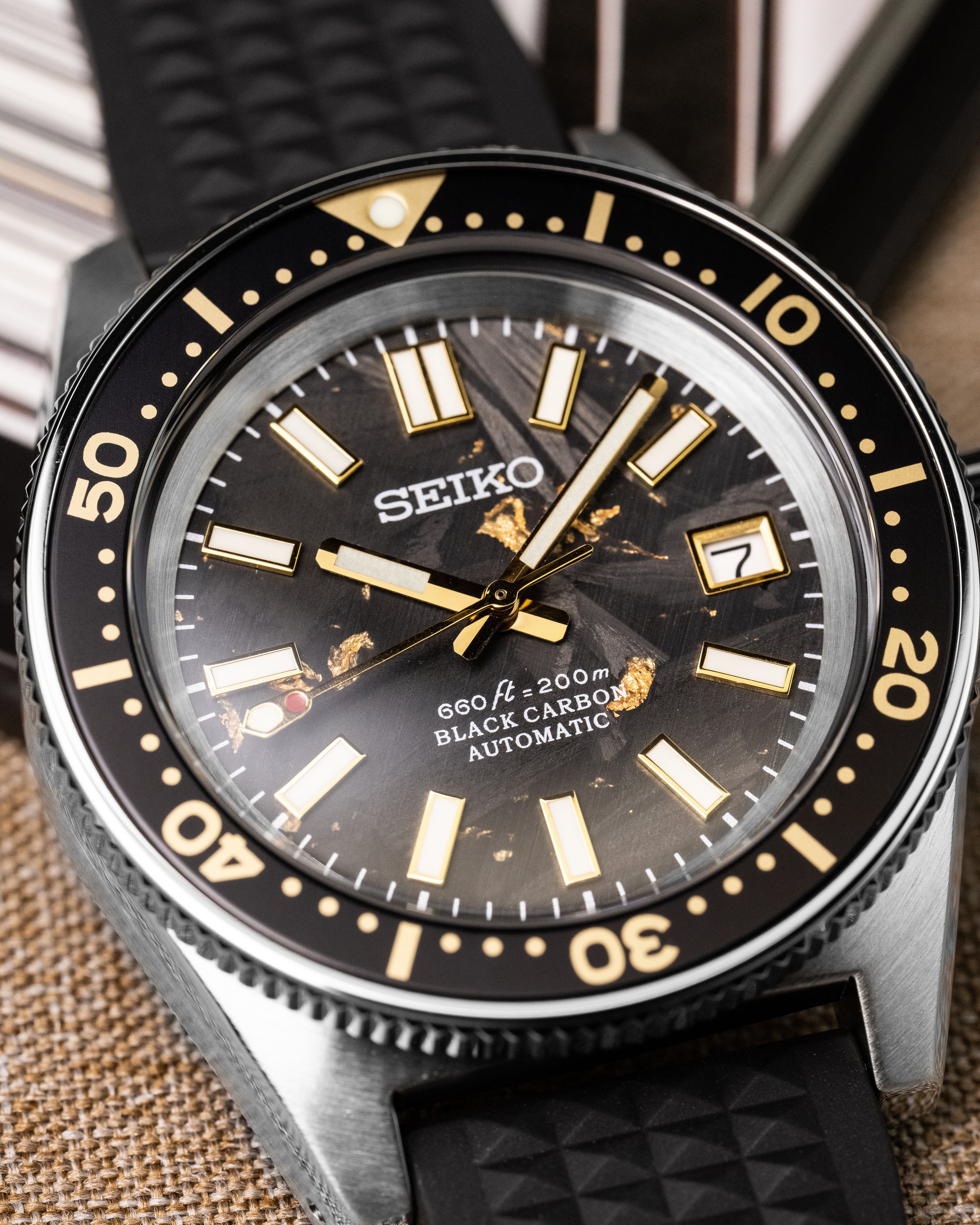 Custom Seiko Mod – Diver Watch With 62Mas Case Black Carbon Dial Gold Flakes Gold Tone Indices And Hands Black Gold Bezel Black Waffle Rubber Strap 16