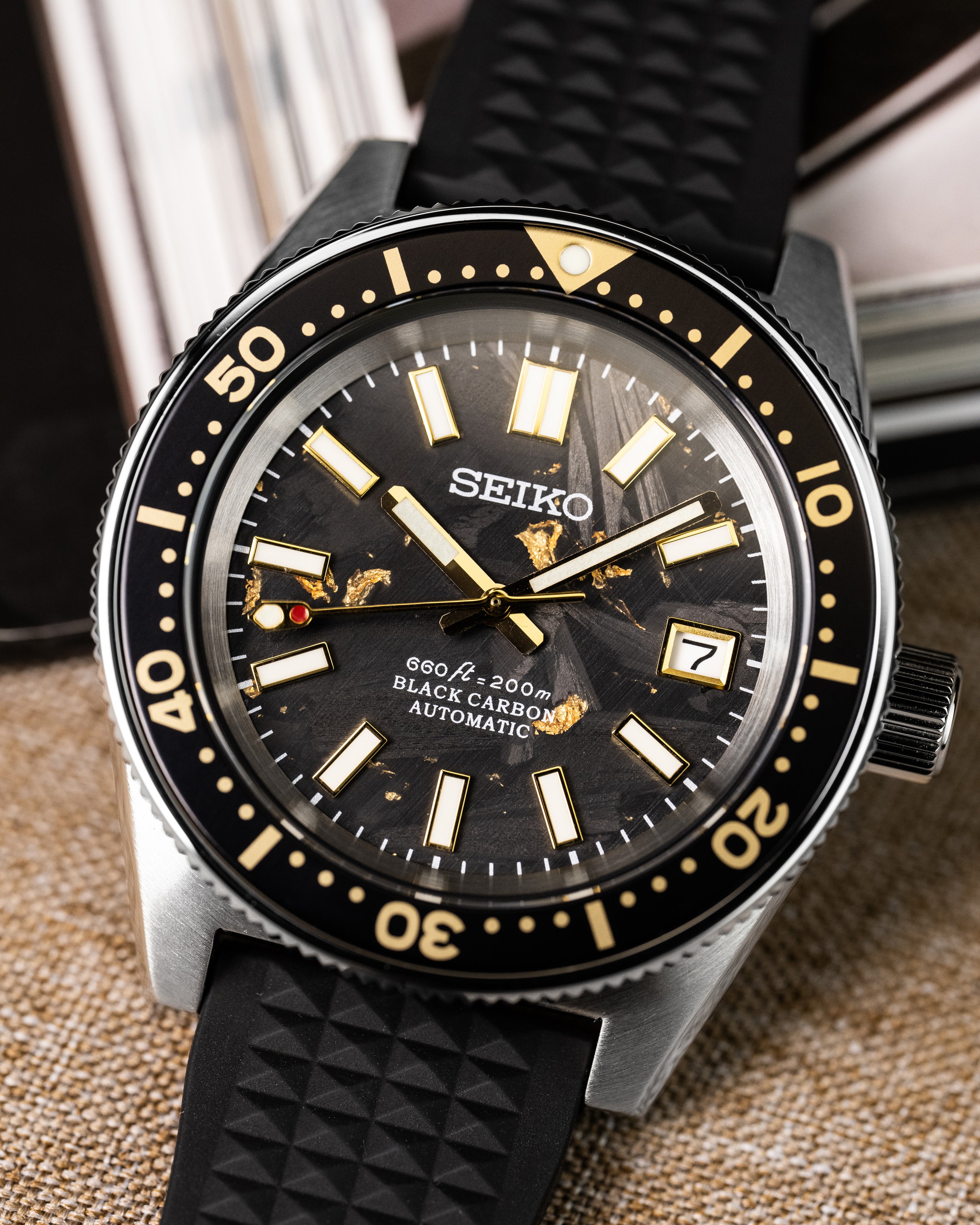 Custom Seiko Mod – Diver Watch With 62Mas Case Black Carbon Dial Gold Flakes Gold Tone Indices And Hands Black Gold Bezel Black Waffle Rubber Strap 3