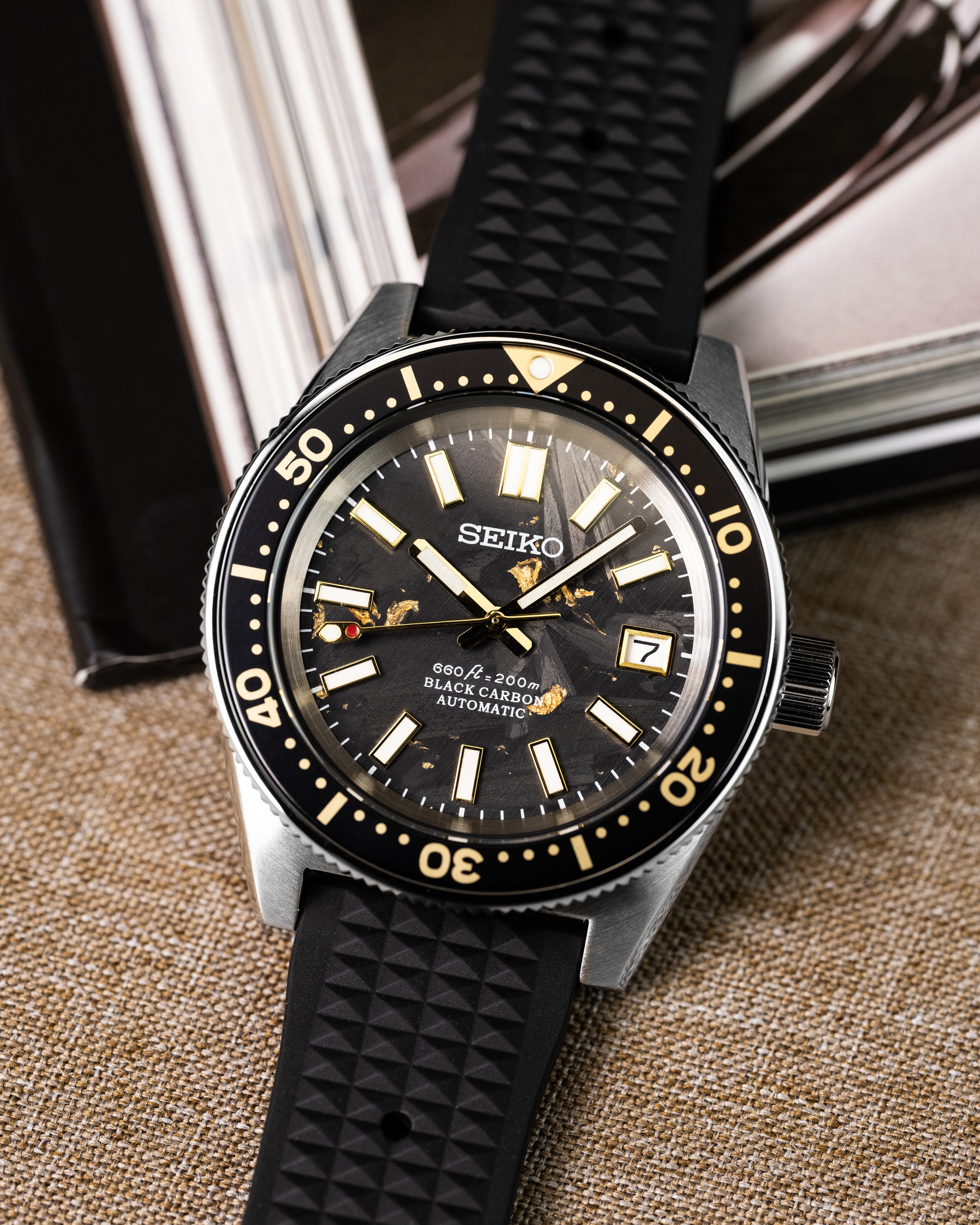 Custom Seiko Mod – Diver Watch With 62Mas Case Black Carbon Dial Gold Flakes Gold Tone Indices And Hands Black Gold Bezel Black Waffle Rubber Strap 6
