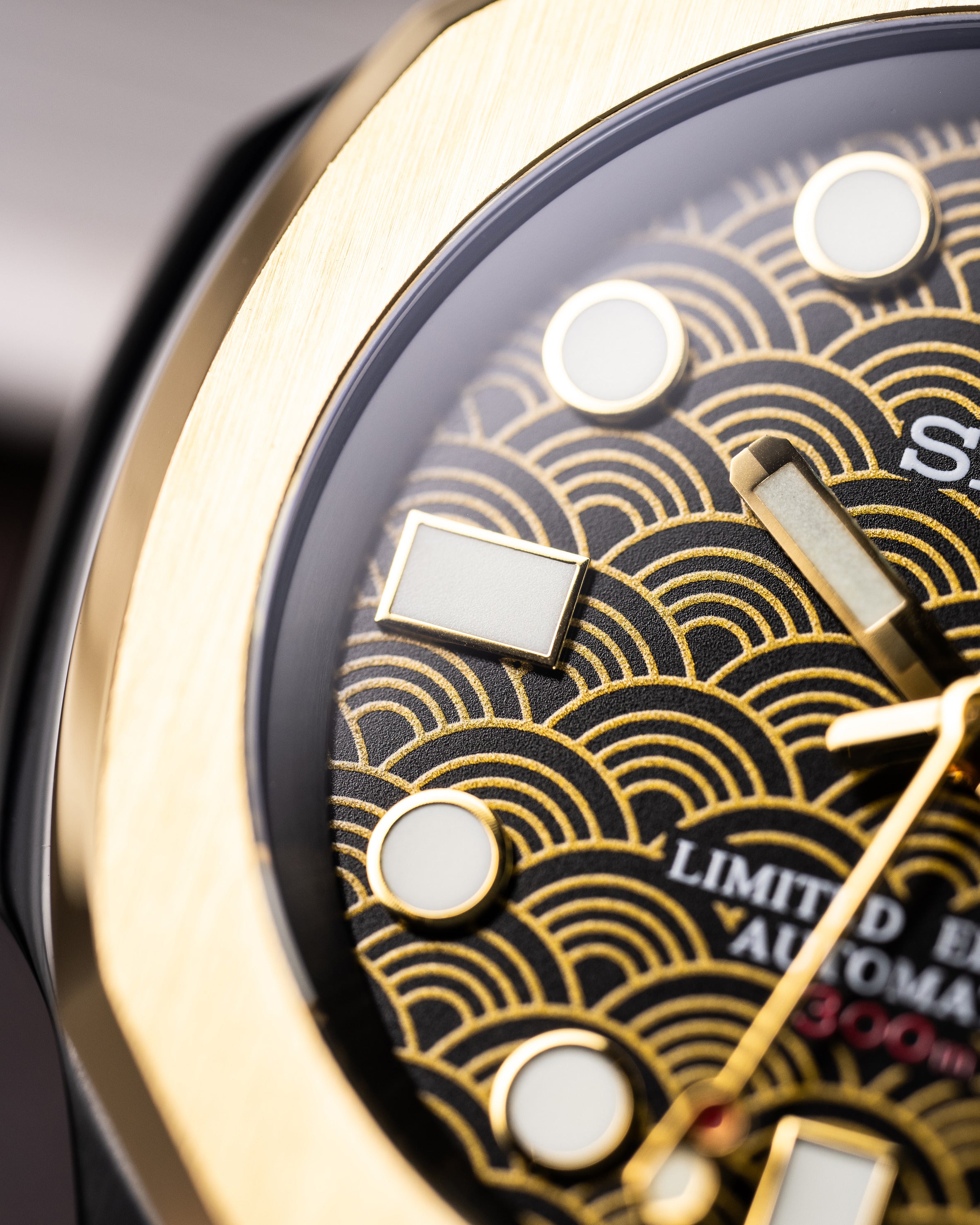 Limited Edition Custom – Seiko Mod With Gold Bezel Black Nautilus Case Gold Japanese Seigaiha Wave Pattern Dial Black Rubber Strap With Gold Clasp