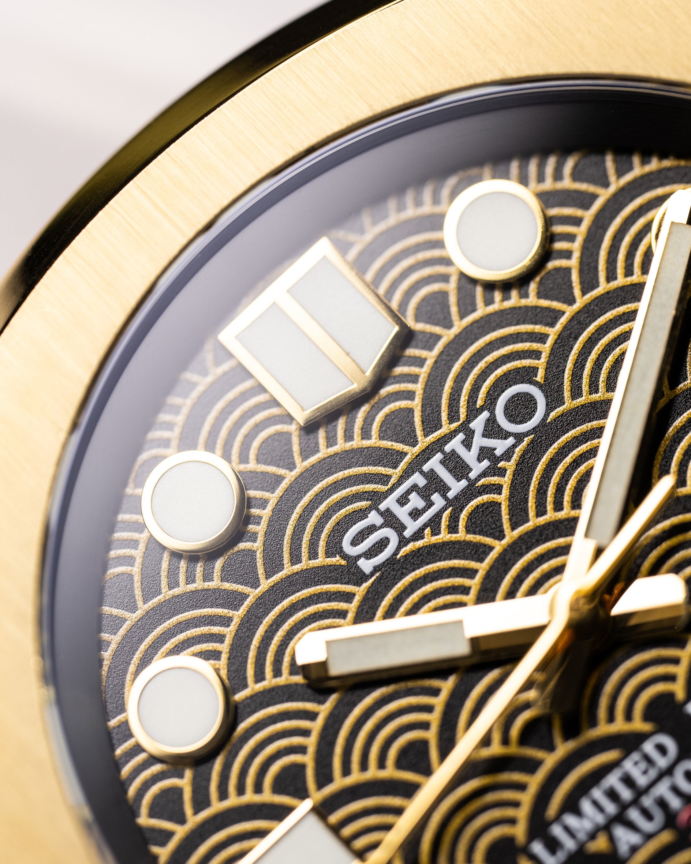 Limited Edition Custom – Seiko Mod With Gold Bezel Black Nautilus Case Gold Japanese Seigaiha Wave Pattern Dial Black Rubber Strap With Gold Clasp