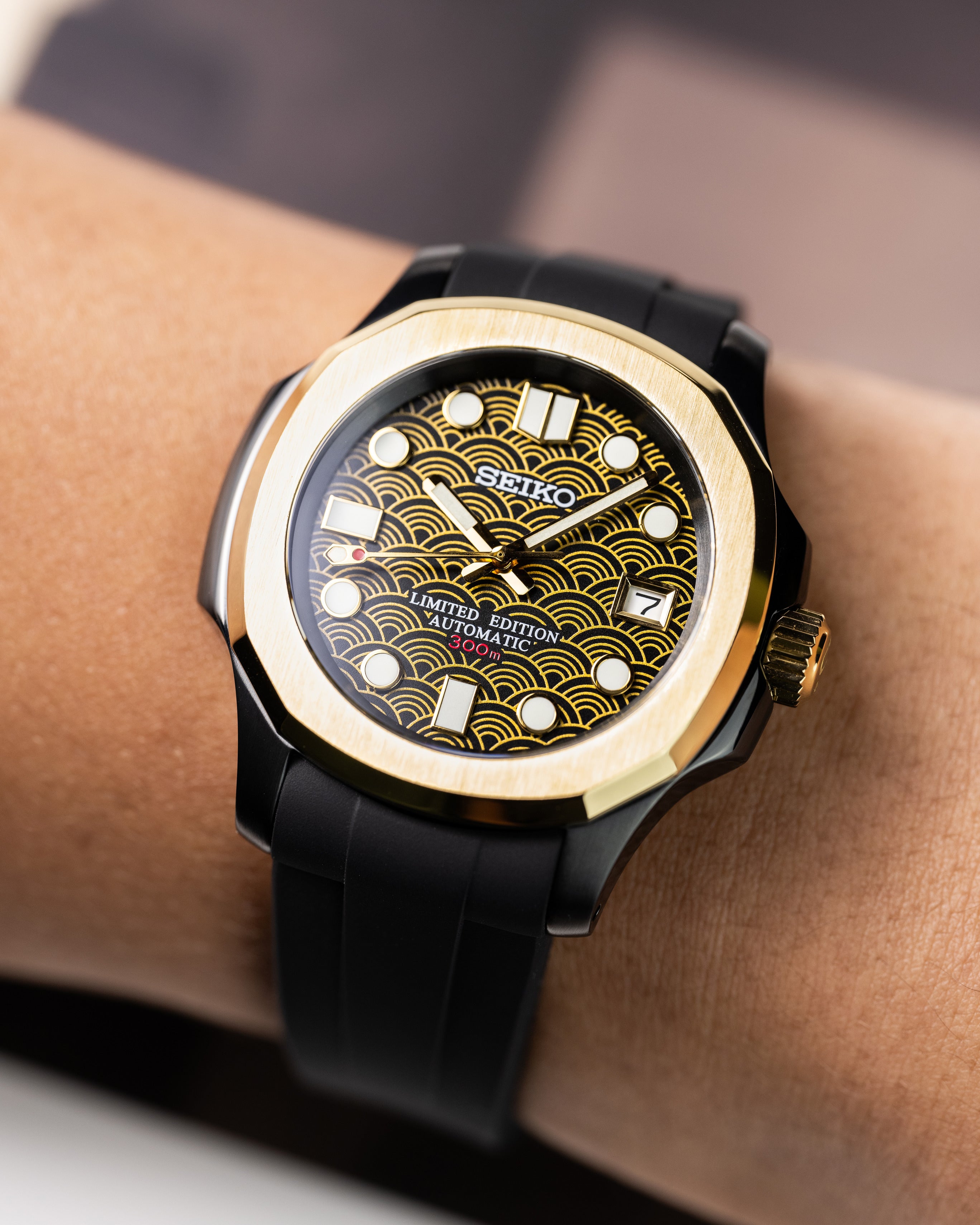 Limited Edition Custom – Seiko Mod With Gold Bezel Black Nautilus Case Gold Japanese Seigaiha Wave Pattern Dial Black Rubber Strap With Gold Clasp