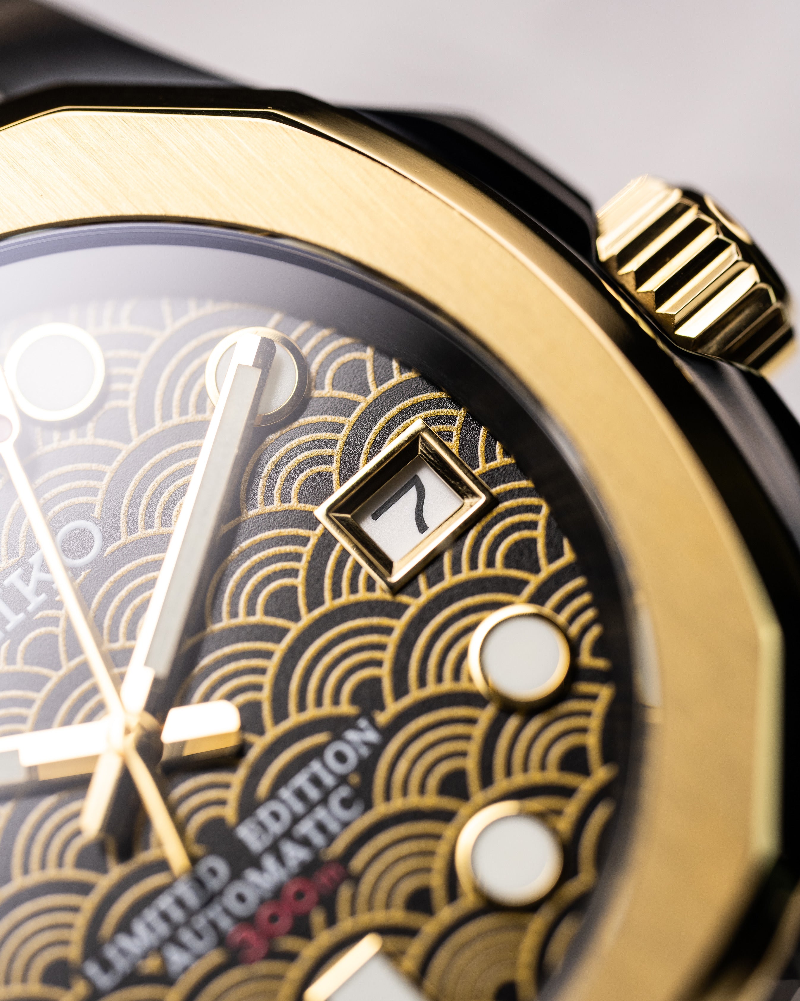 Limited Edition Custom – Seiko Mod With Gold Bezel Black Nautilus Case Gold Japanese Seigaiha Wave Pattern Dial Black Rubber Strap With Gold Clasp