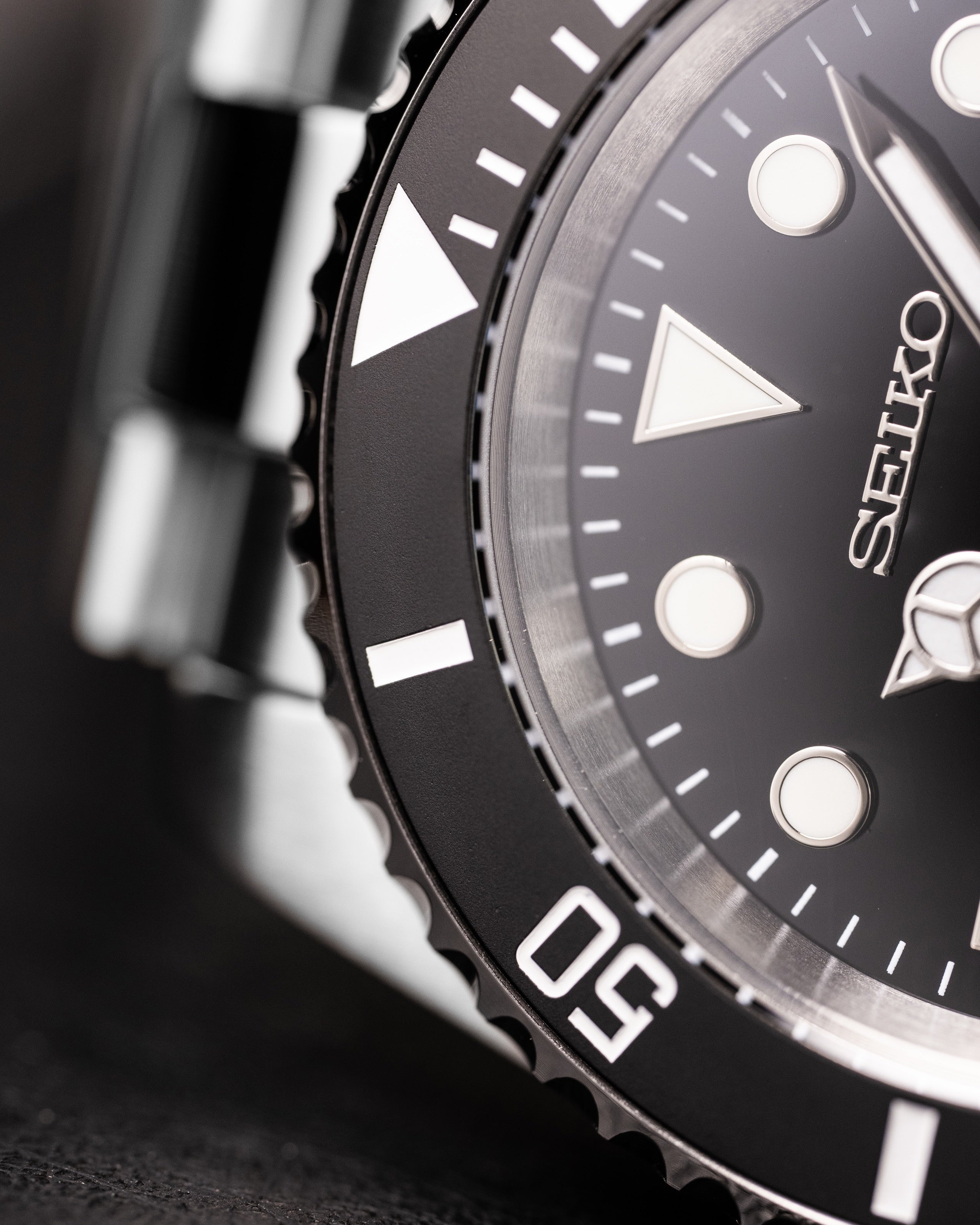 Seiko Mod Submariner – With Black Bezel And Dial Automatic Diver On Brushed Oyster-Style Bracelet11