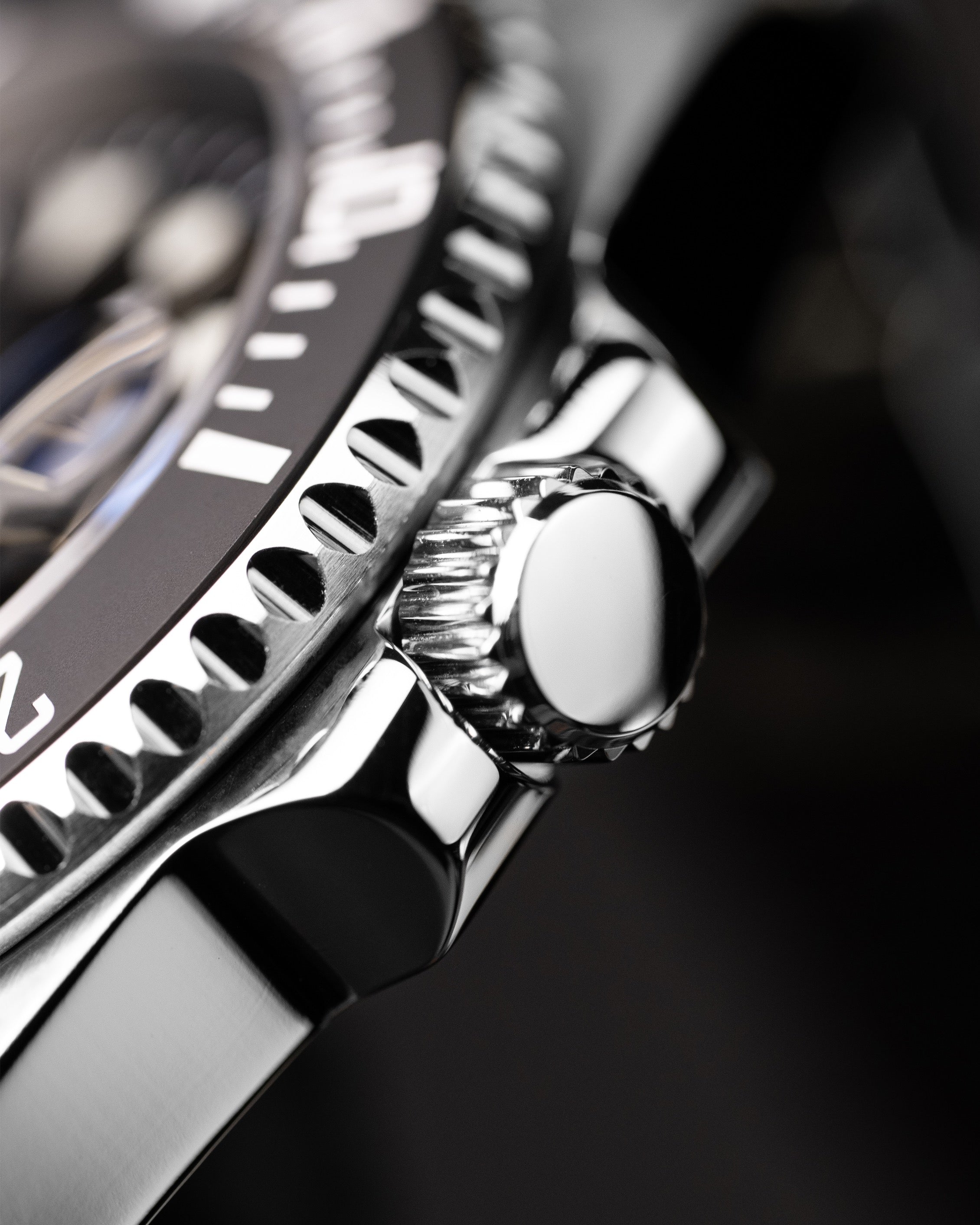 Seiko Mod Submariner – With Black Bezel And Dial Automatic Diver On Brushed Oyster-Style Bracelet12