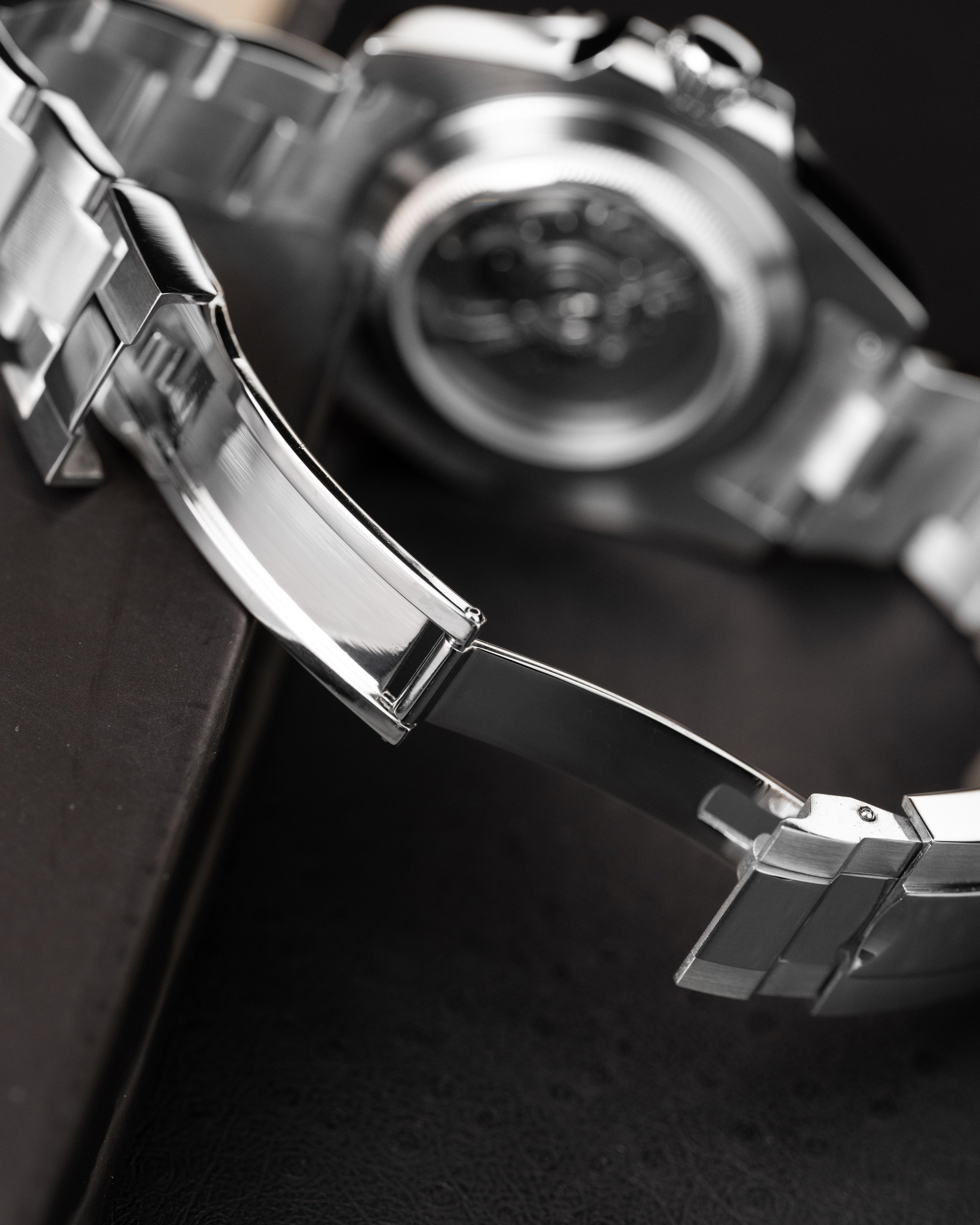 Seiko Mod Submariner – With Black Bezel And Dial Automatic Diver On Brushed Oyster-Style Bracelet15