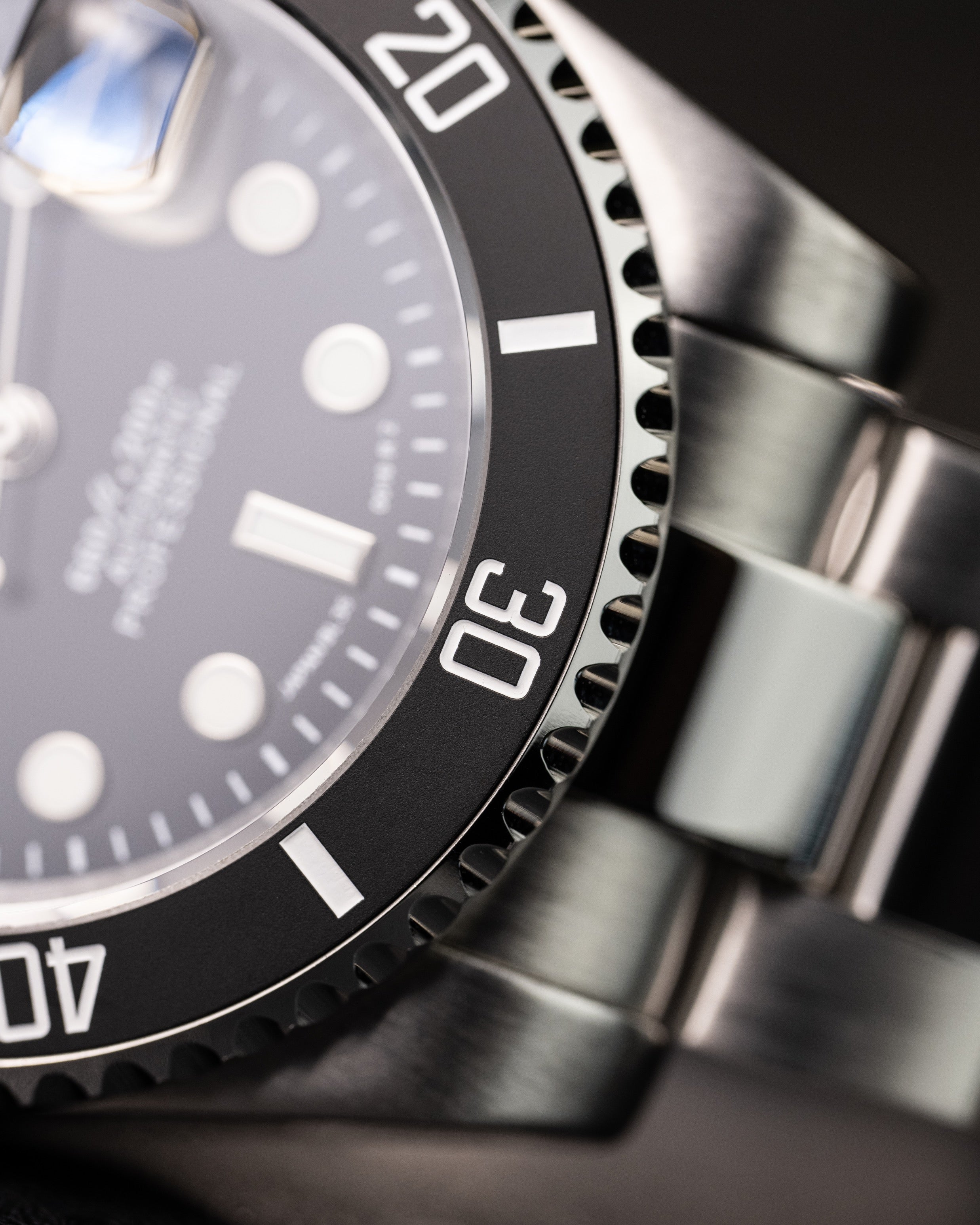 Seiko Mod Submariner – With Black Bezel And Dial Automatic Diver On Brushed Oyster-Style Bracelet3