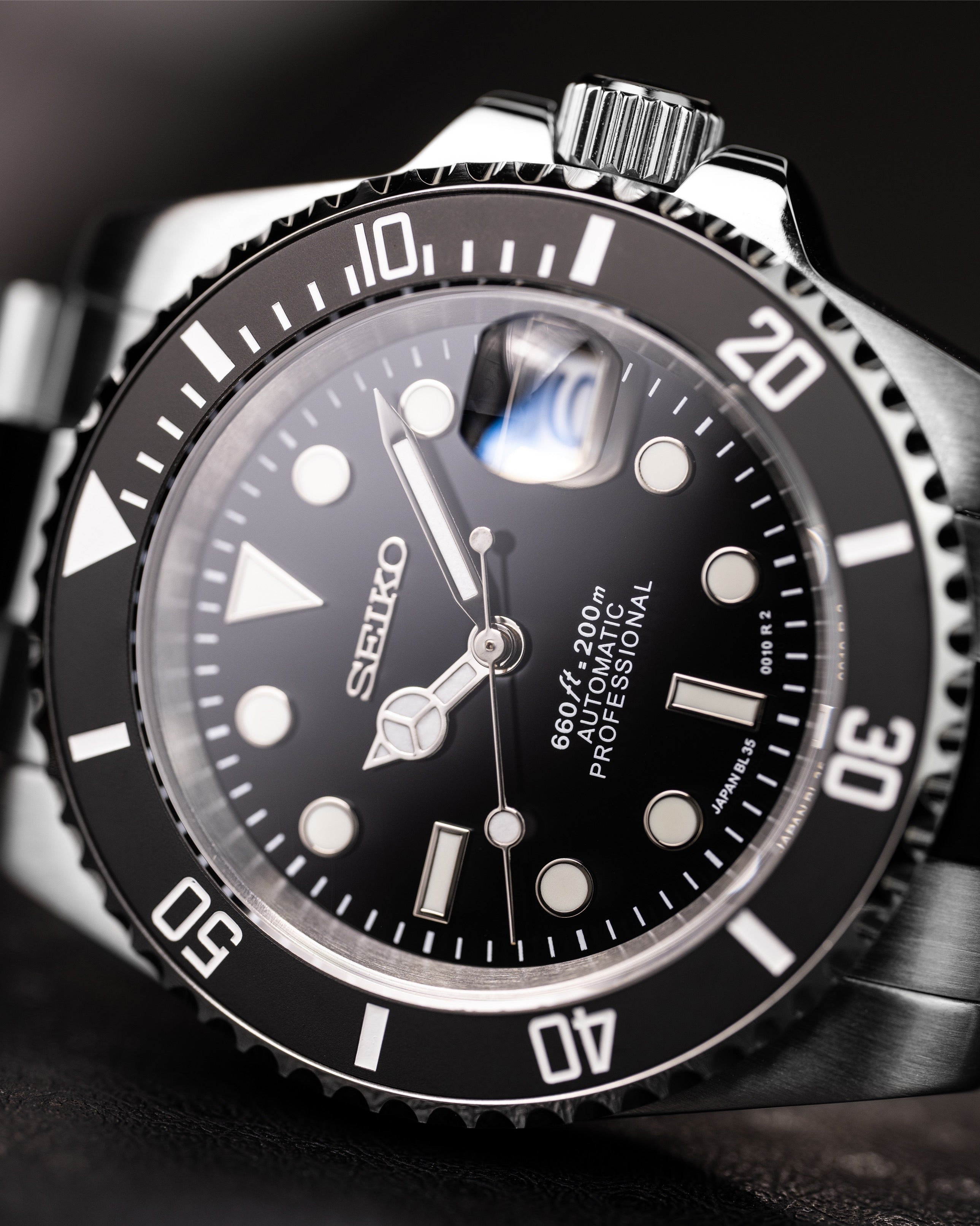 Seiko Mod Submariner – With Black Bezel And Dial Automatic Diver On Brushed Oyster-Style Bracelet8