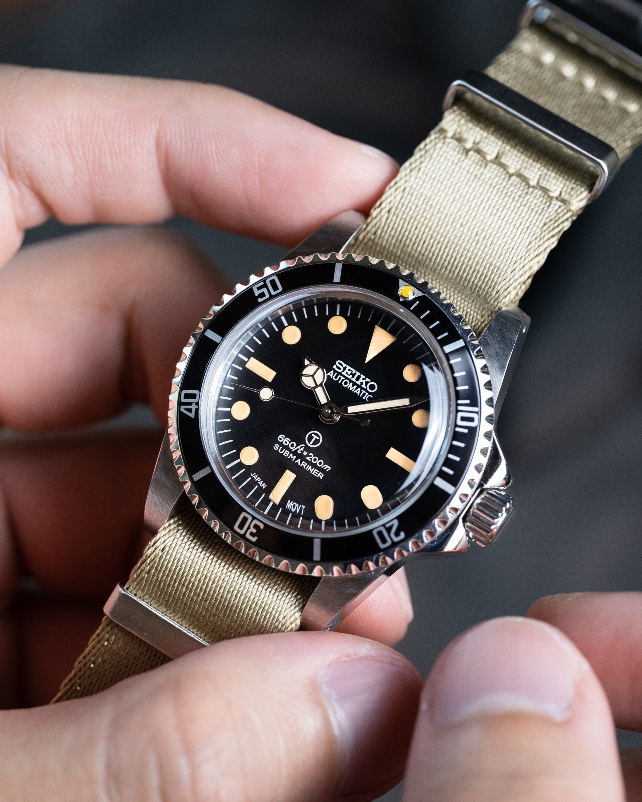 Vintage Seiko 5513 Submariner Mod – With Patina Gilt Markers Matte Black Dial Khaki Nato Strap