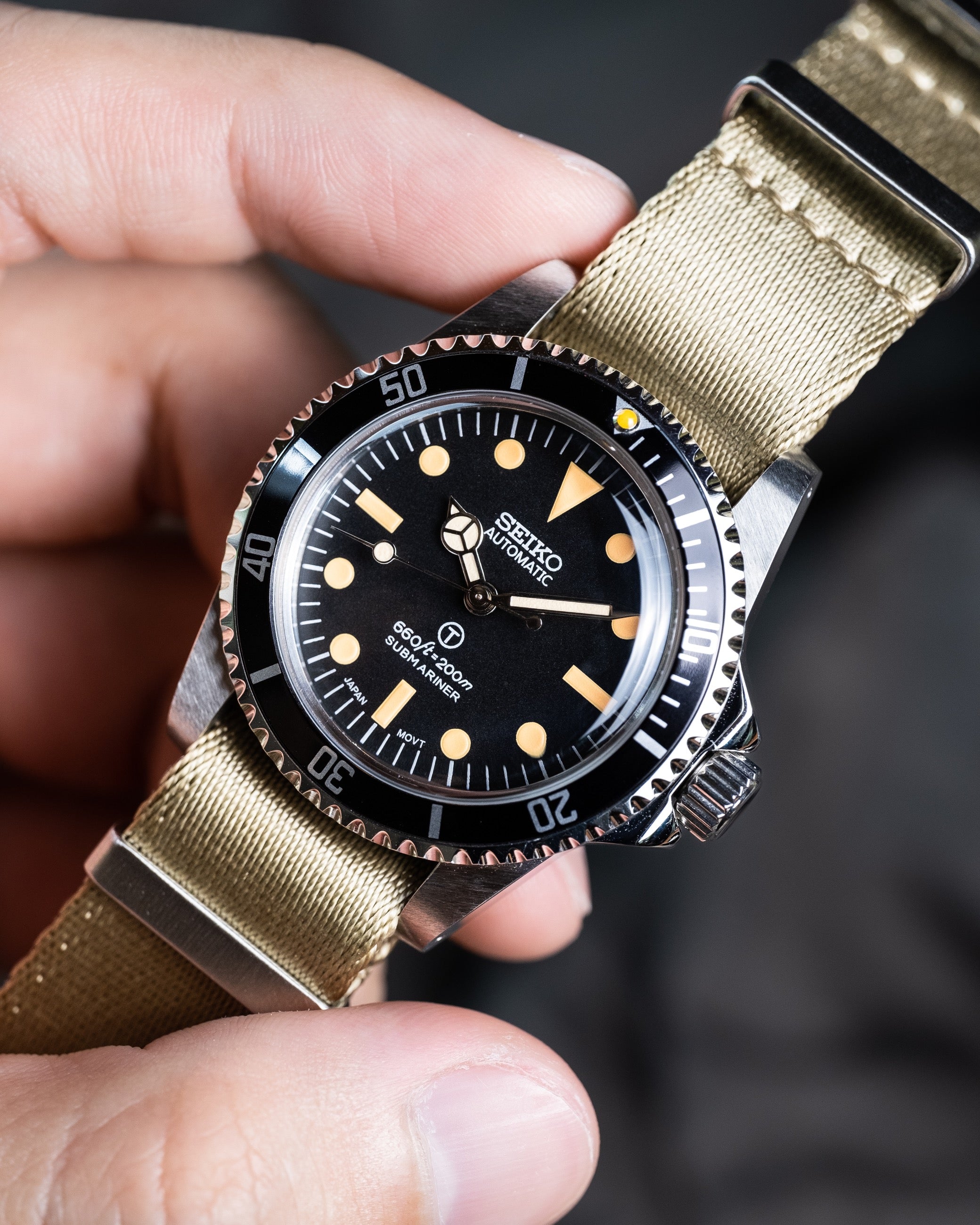 Vintage Seiko 5513 Submariner Mod – With Patina Gilt Markers Matte Black Dial Khaki Nato Strap