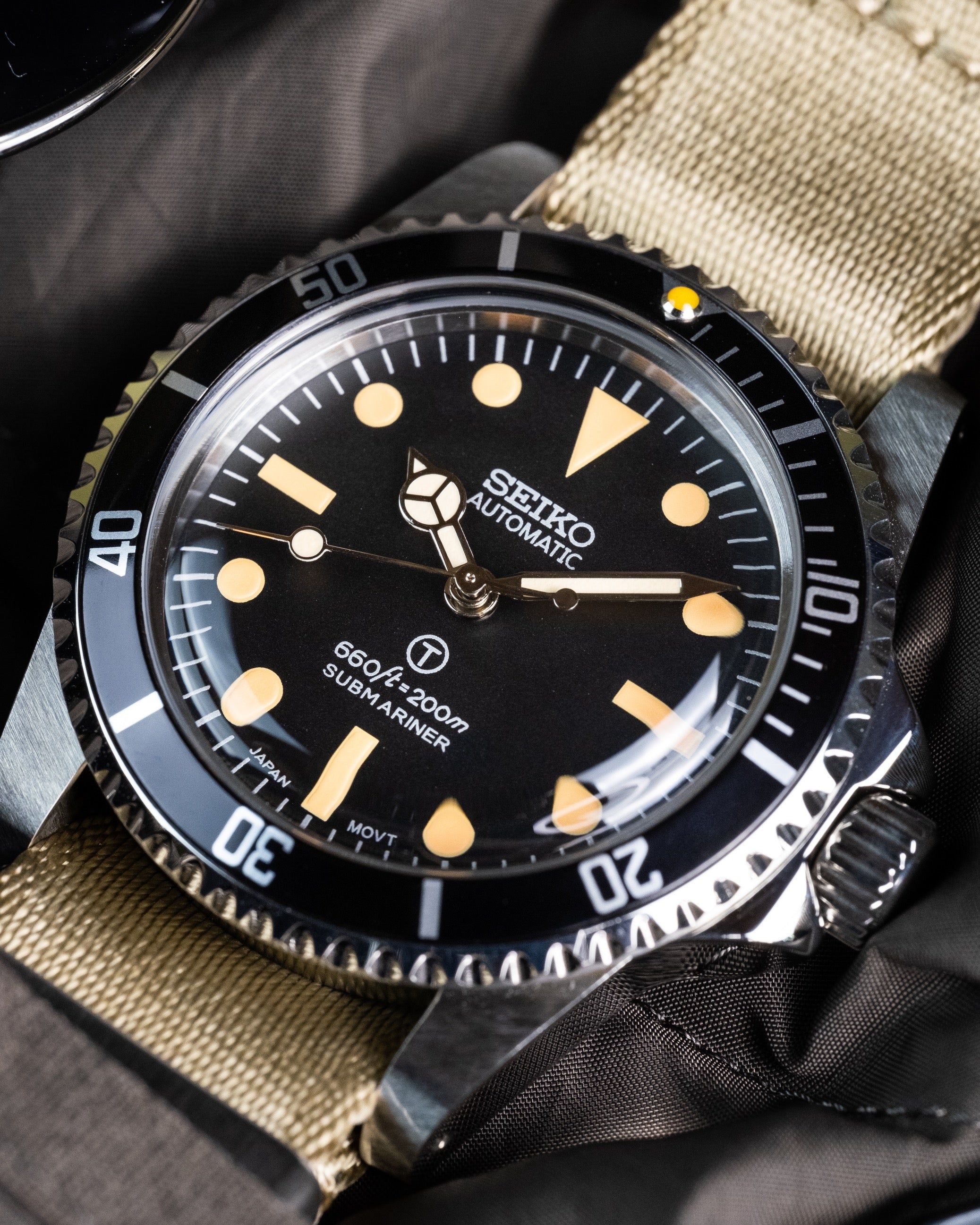 Vintage Seiko 5513 Submariner Mod – With Patina Gilt Markers Matte Black Dial Khaki Nato Strap
