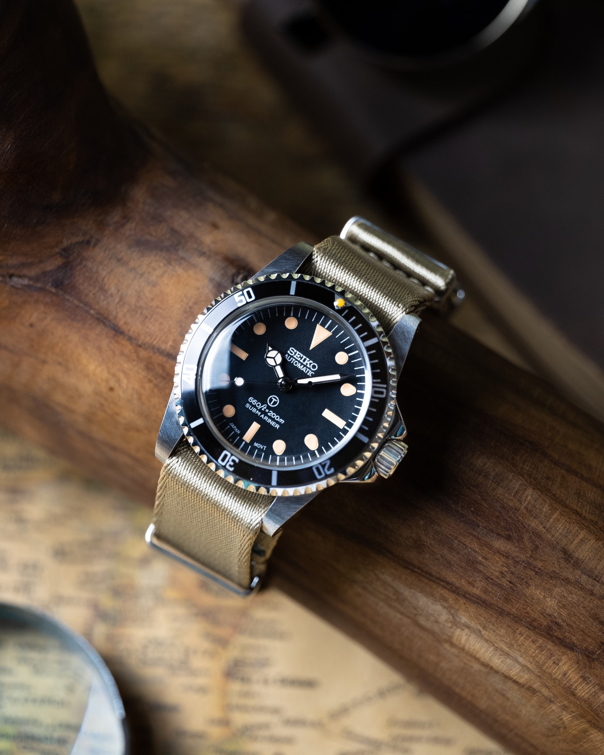 Vintage Seiko 5513 Submariner Mod – With Patina Gilt Markers Matte Black Dial Khaki Nato Strap