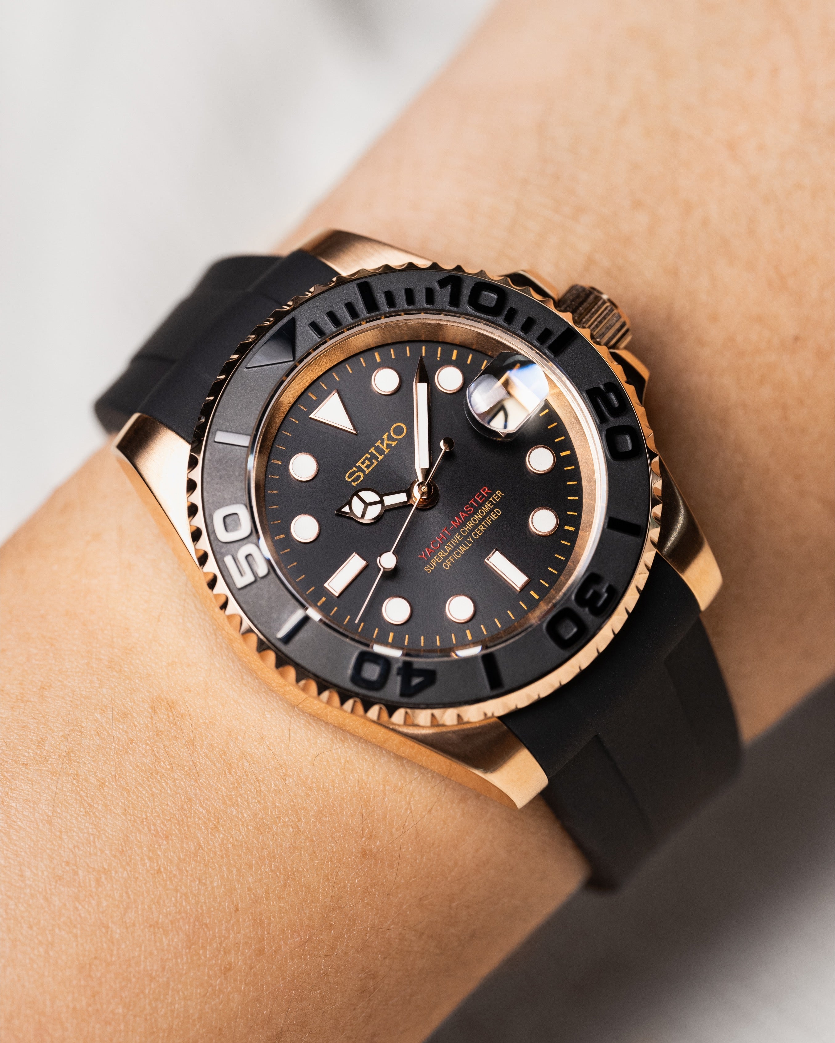 Custom Seiko Rose Gold Yacht Master Homage Mod – Black Dial Dive Watch With Cyclops Date