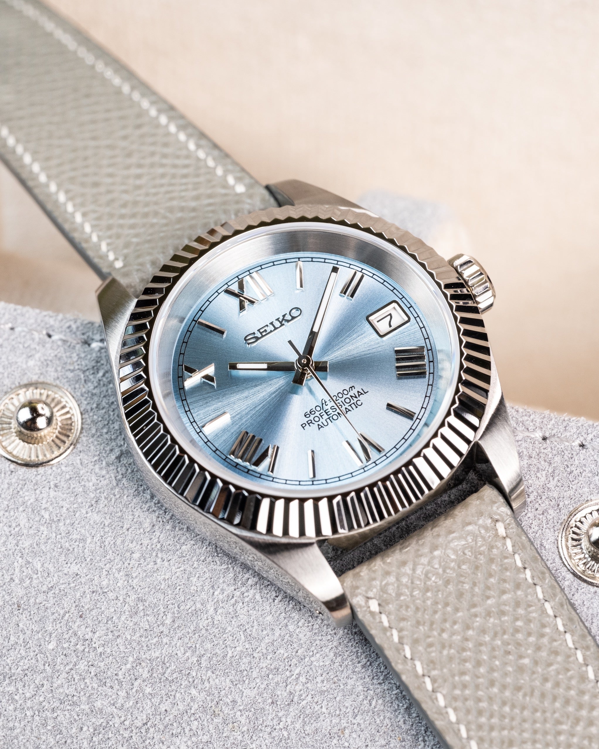Custom Seiko Datejust – Mod Roman Numerals Fluted Bezel Sky Blue Dial Epsom Grey Leather Strap2