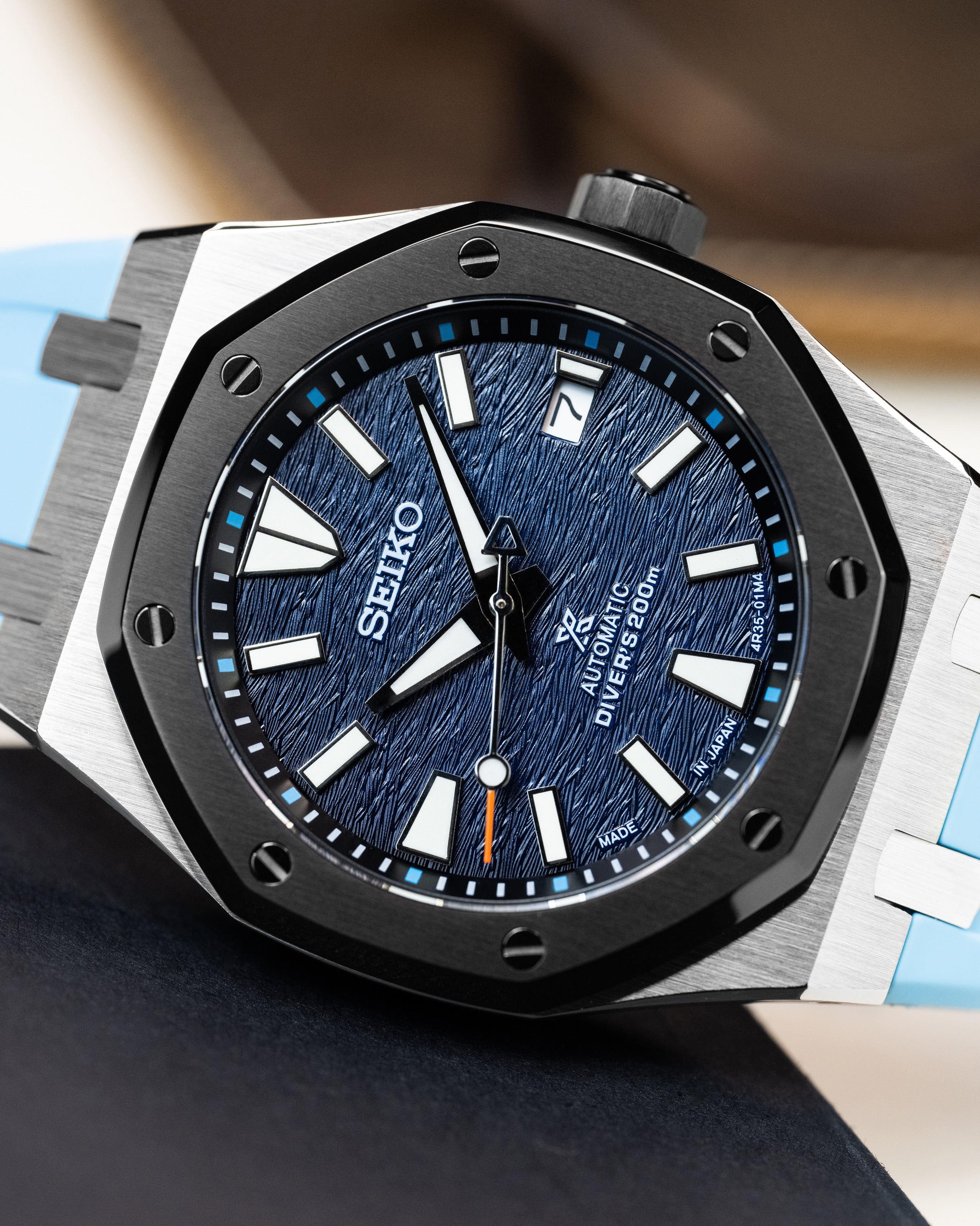 Custom Seiko Mod – Royal Oak Ap Homage Watch With Wave Textured Blue Dial Black Octagonal Bezel Orange Tipped Seconds Hand And Tiffany Blue Rubber Strap9