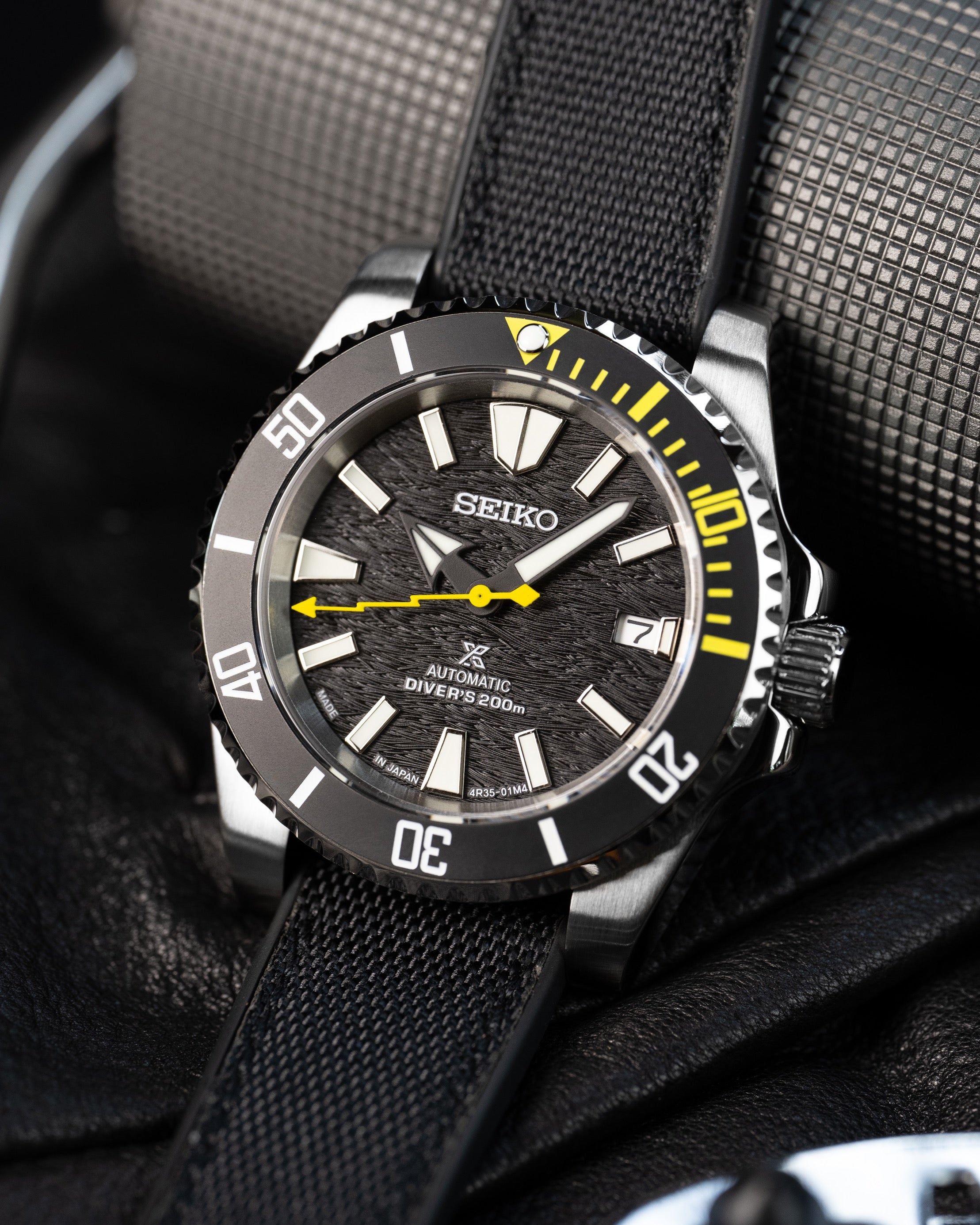 Custom Submariner Seiko – Mod With Lightning Yellow Seconds Hand Black Wave Dial Yellow Accents And Seigaiha Wave Rotor Canvas Strap1