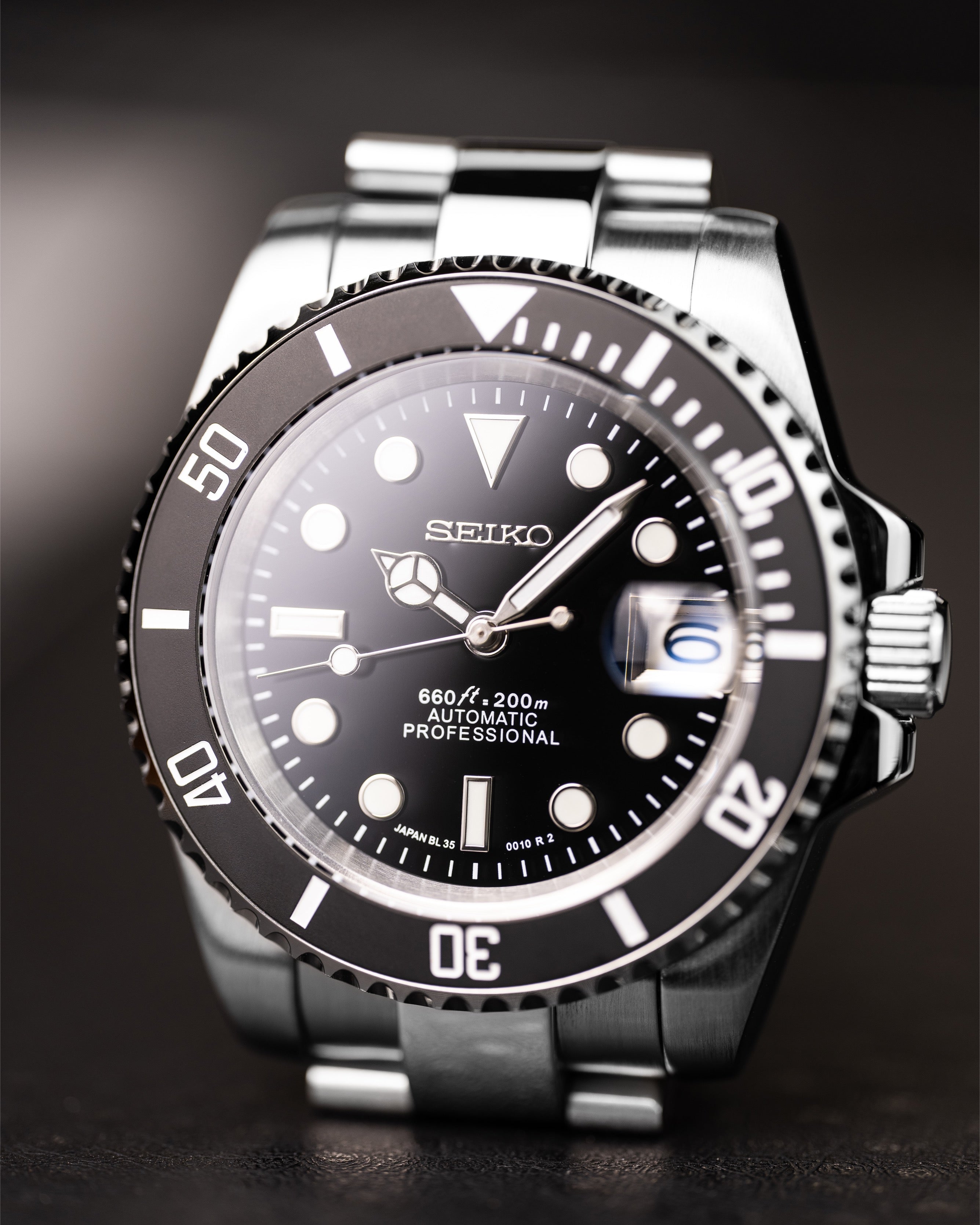Seiko Mod Submariner – With Black Bezel And Dial Automatic Diver On Brushed Oyster-Style Bracelet1