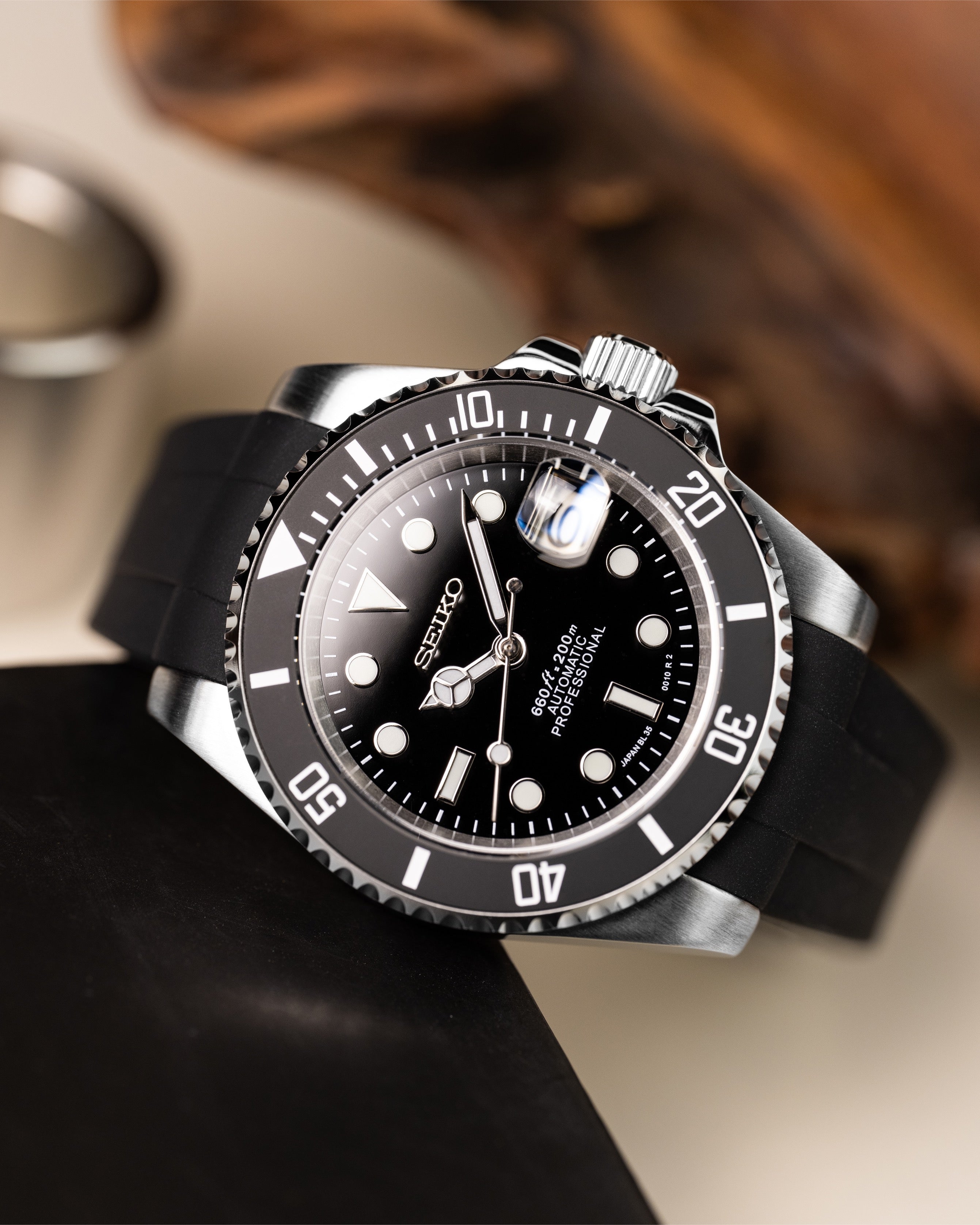 Seiko Submariner Homage – Mod Black Dial Dive Watch With Cyclops Date Rubber Strap1