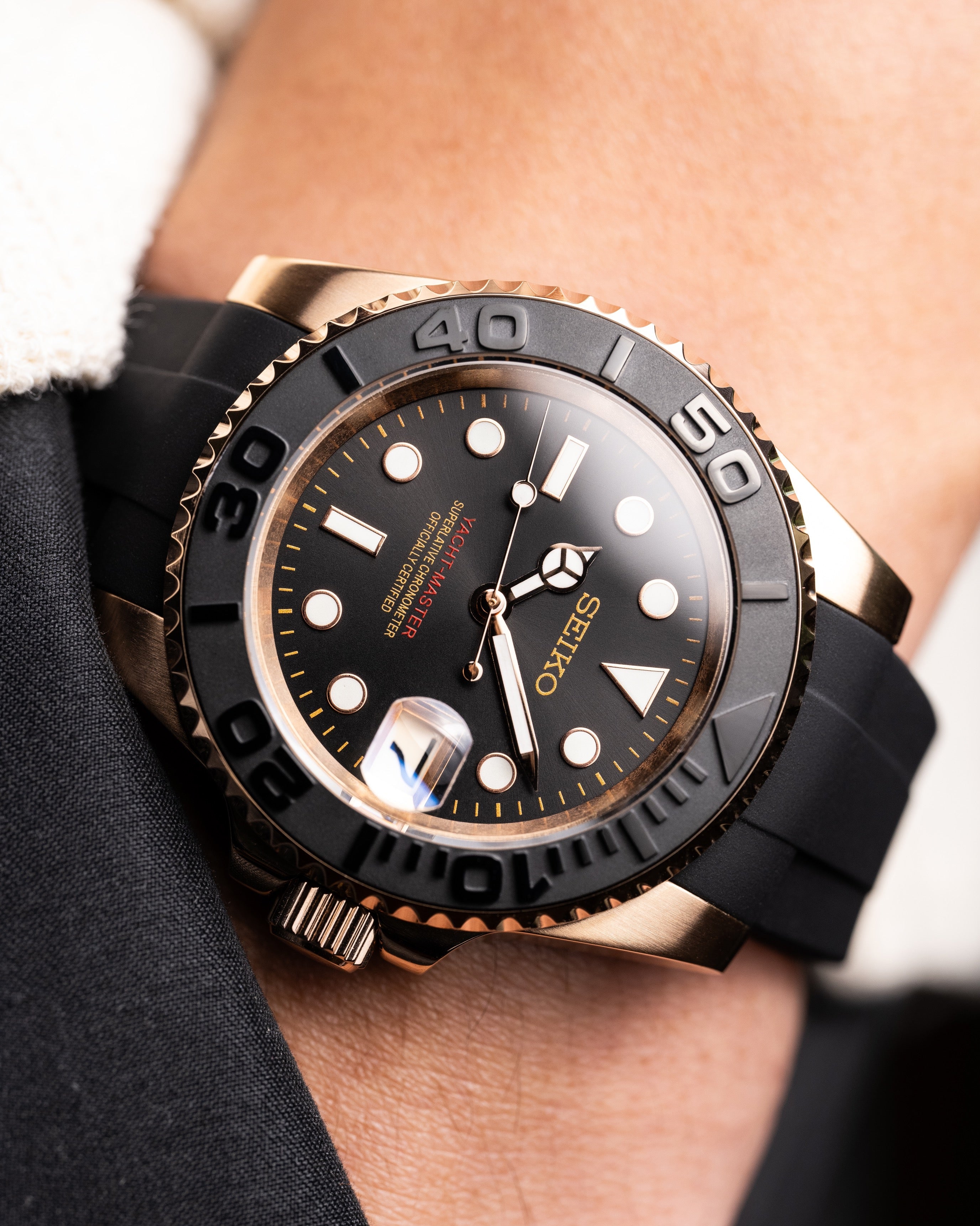 Custom Seiko Rose Gold Yacht Master Homage Mod – Black Dial Dive Watch With Cyclops Date